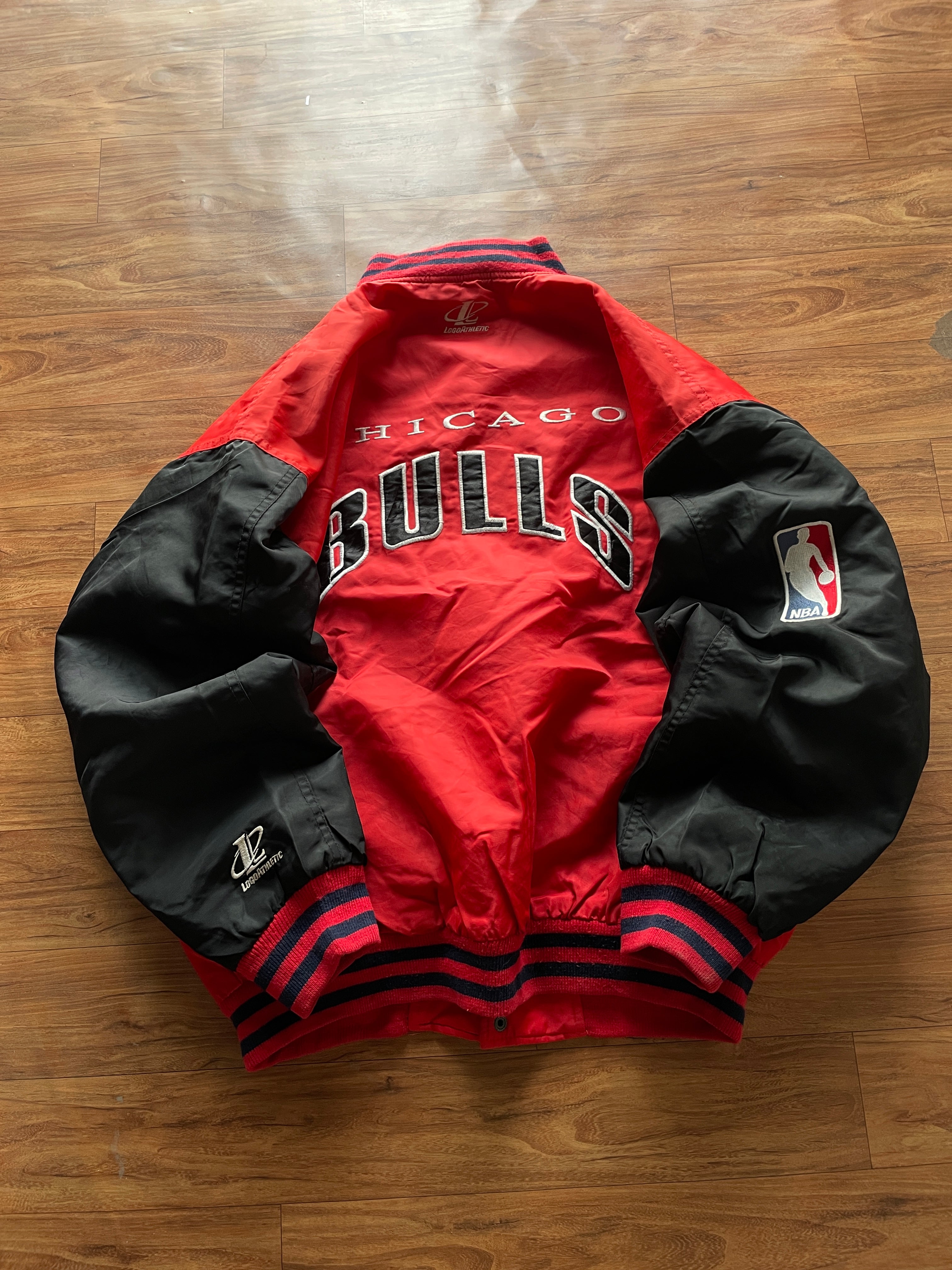 vintage  90s Logo Athletic Chicago Bulls NBA (super rare)