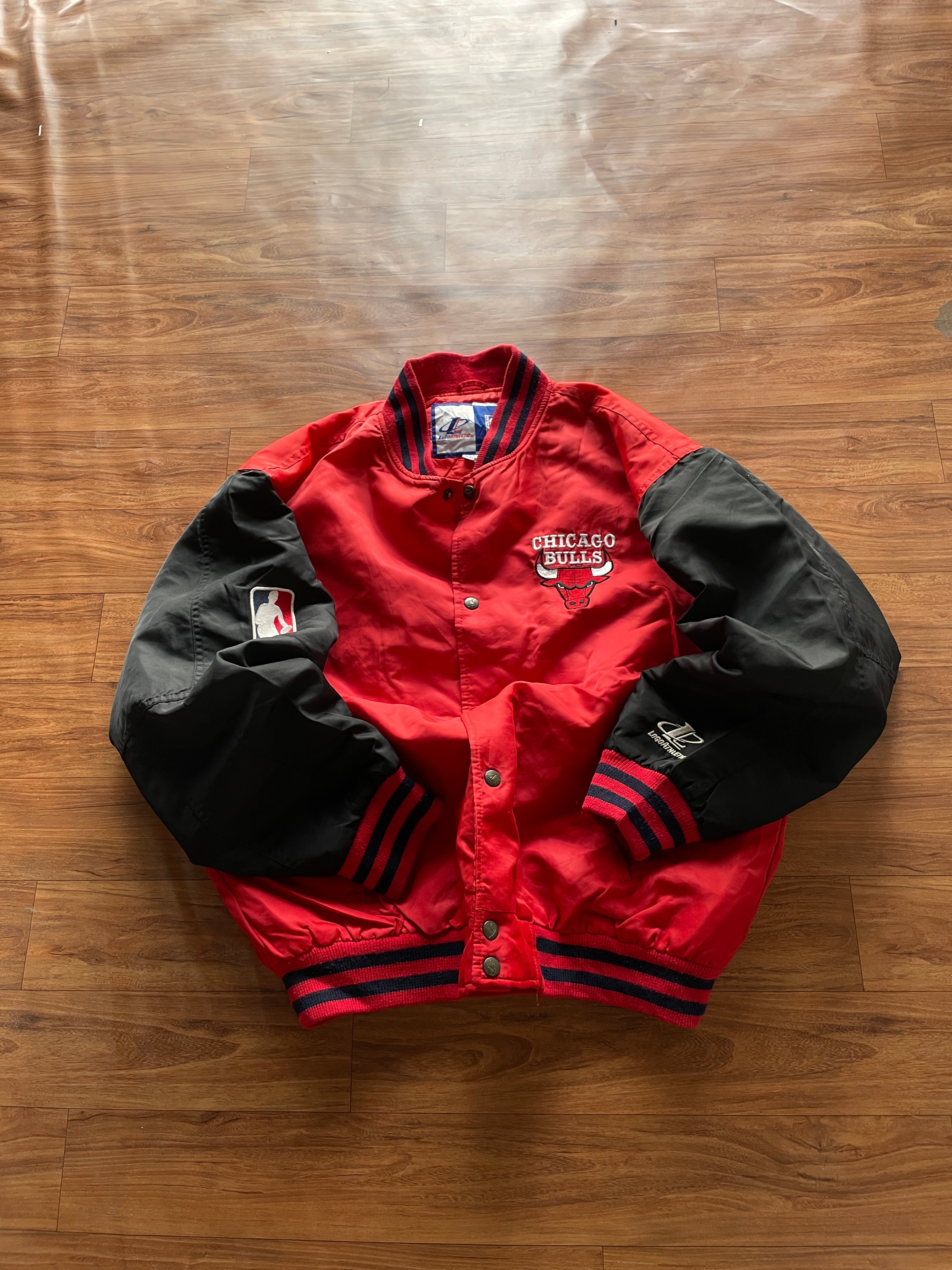 vintage  90s Logo Athletic Chicago Bulls NBA (super rare)