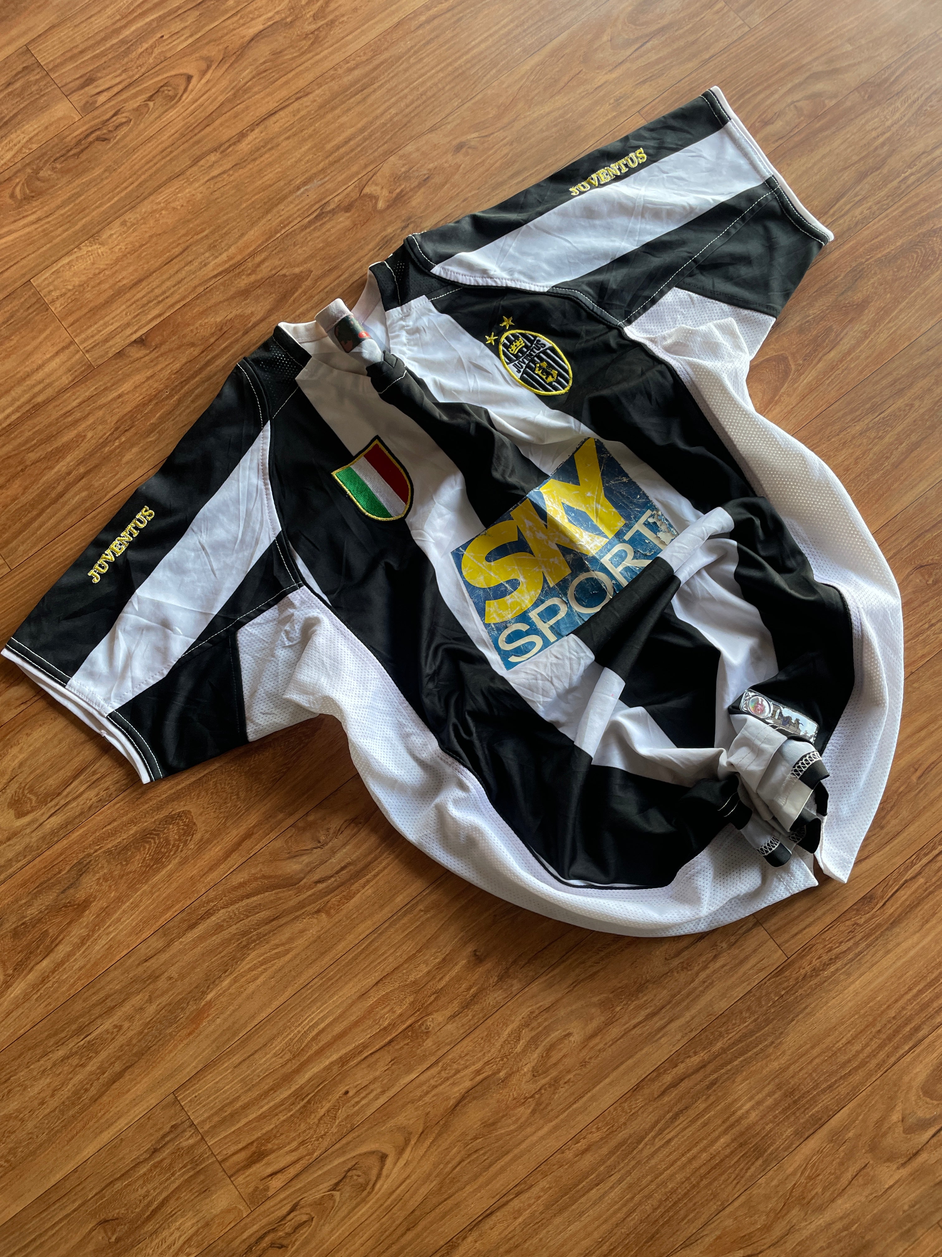 Juventus Jersey -L