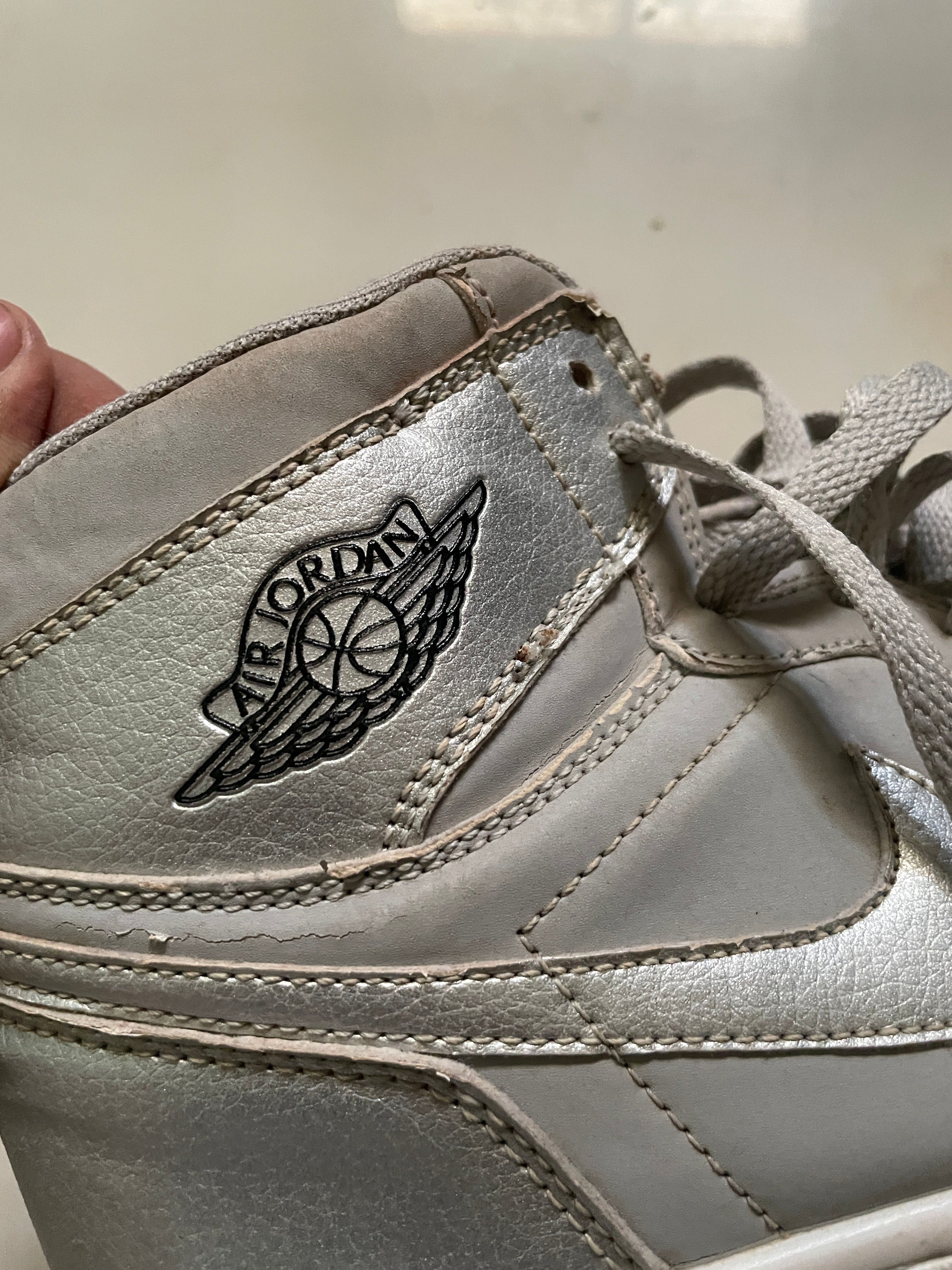 JORDAN 1 RETRO- UK8.5