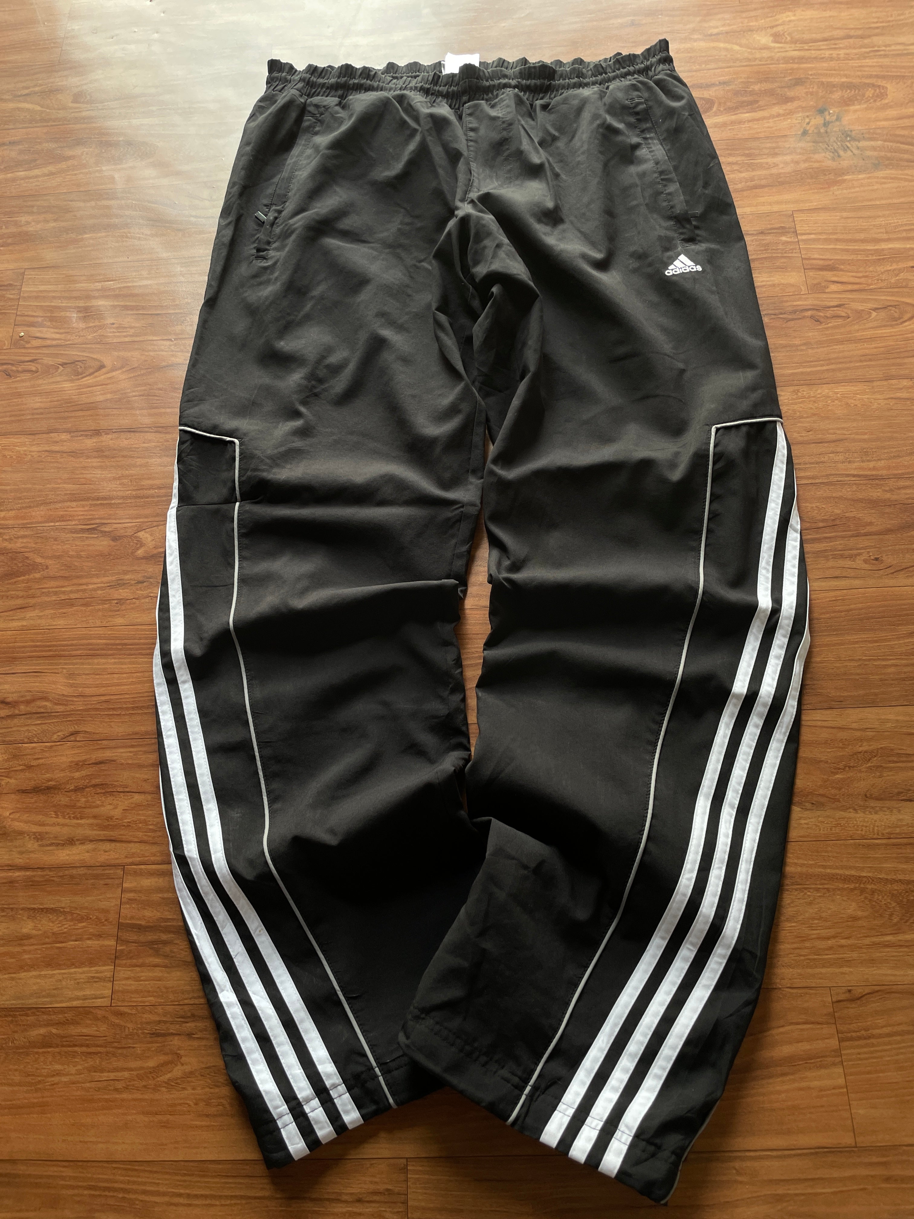 Adidas black