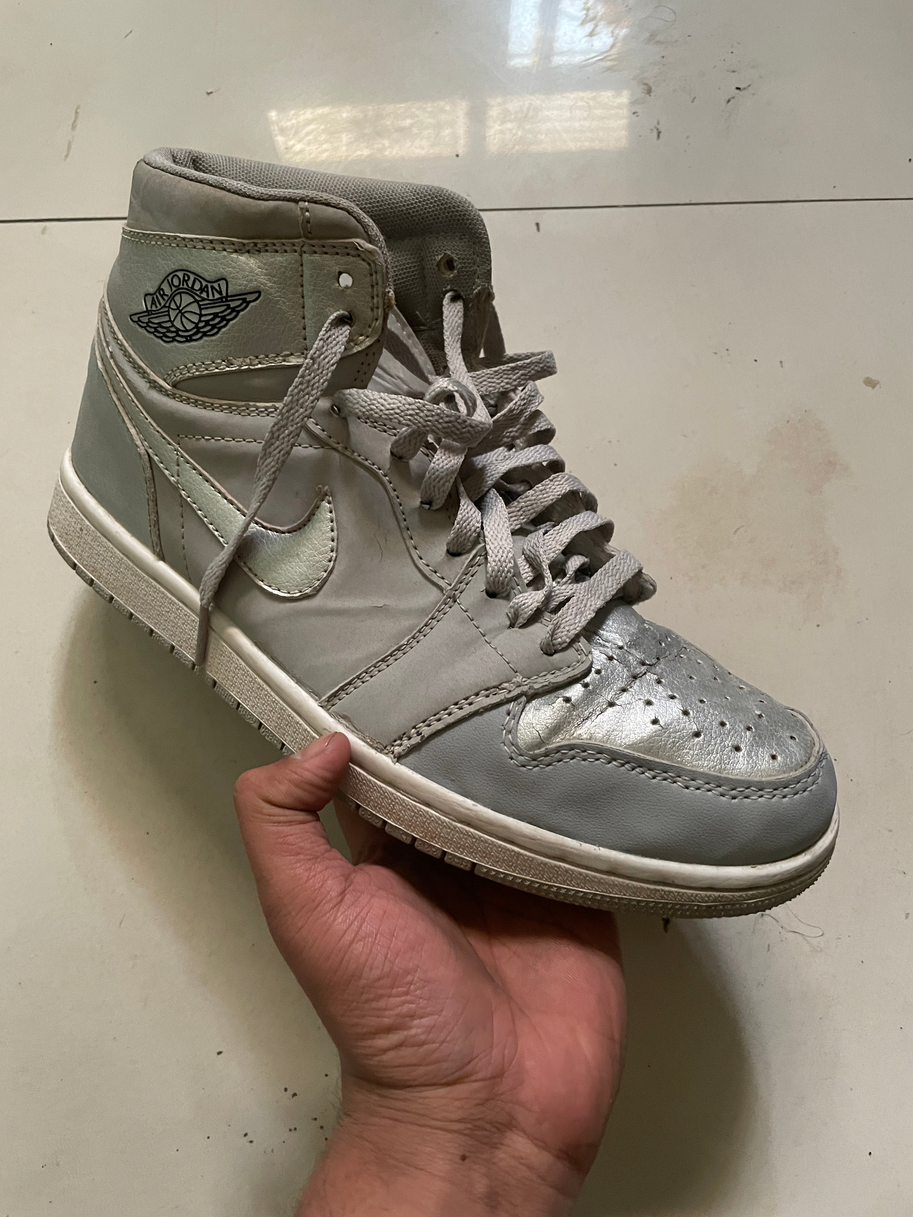 JORDAN 1 RETRO- UK8.5