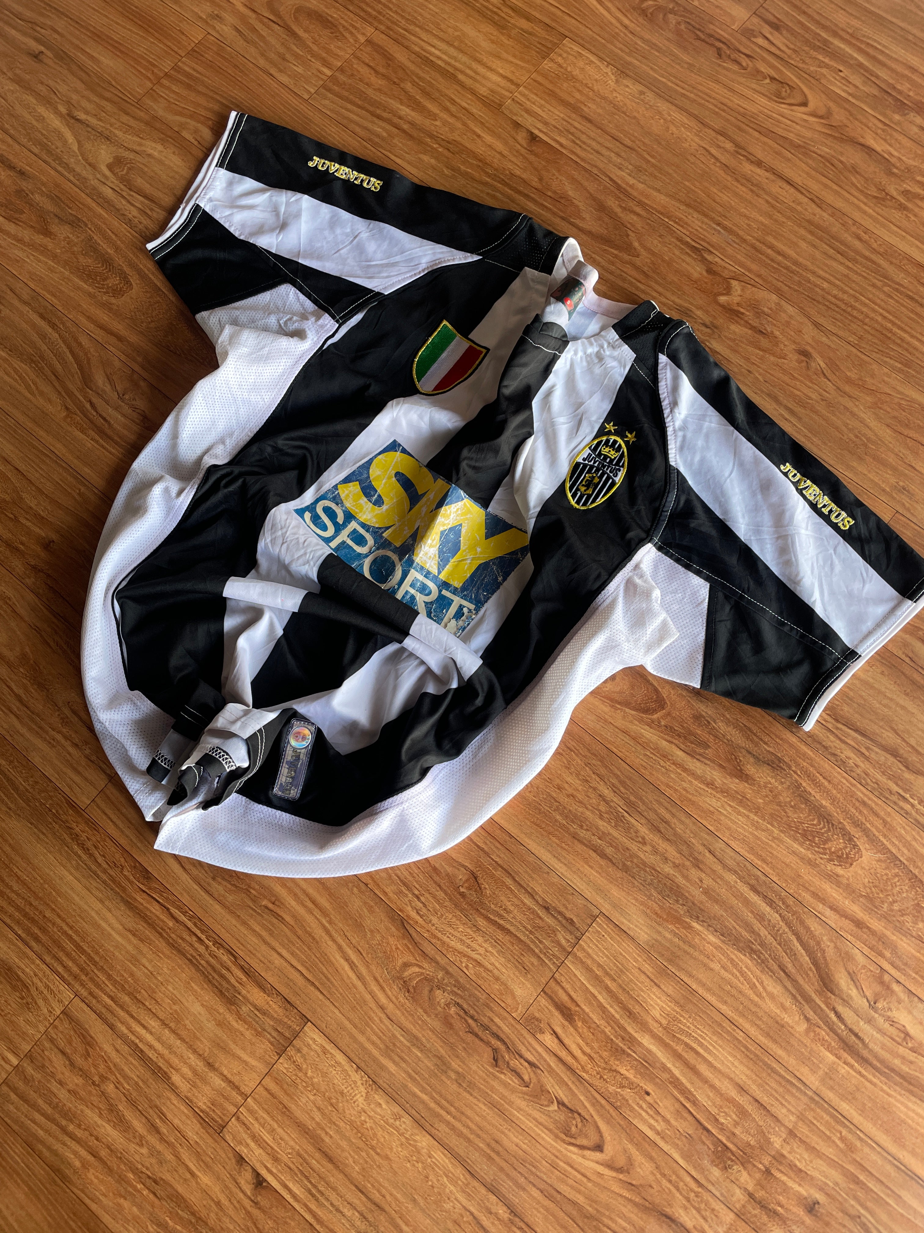 Juventus Jersey -L