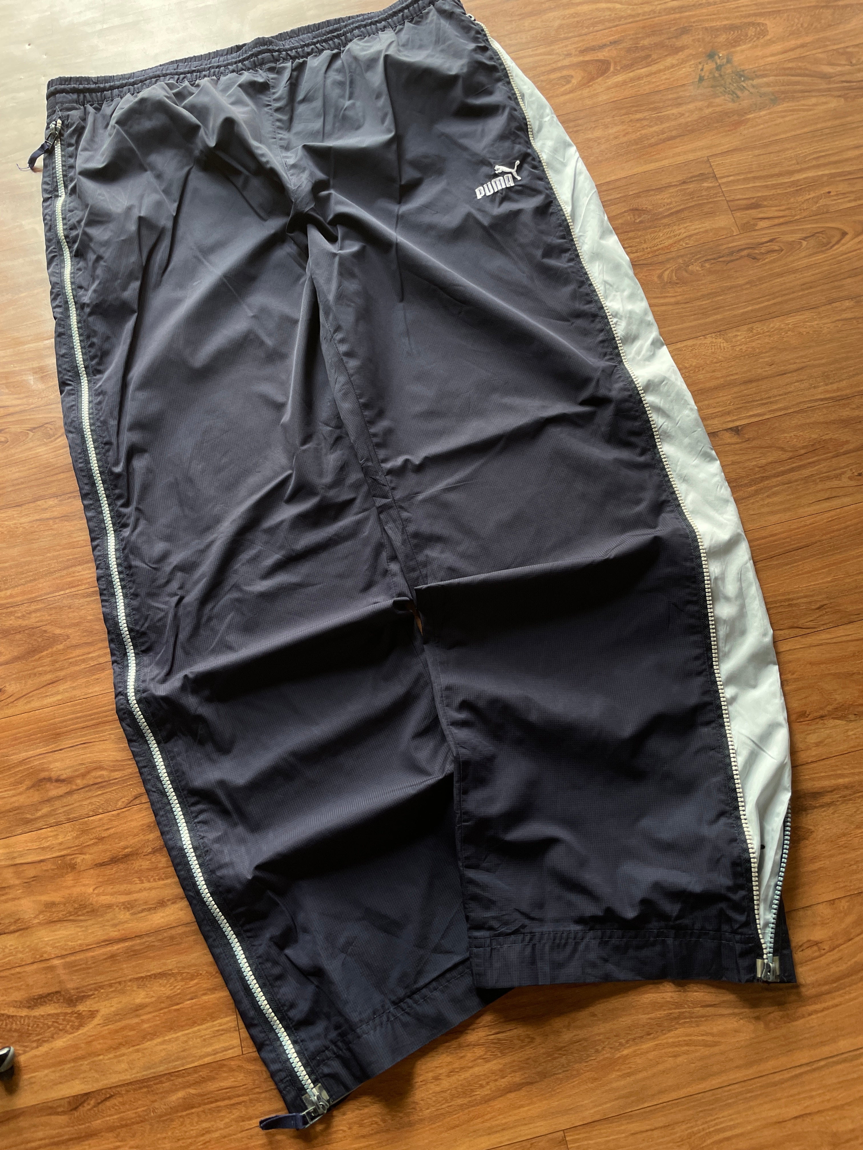 Puma (one side chain damage )