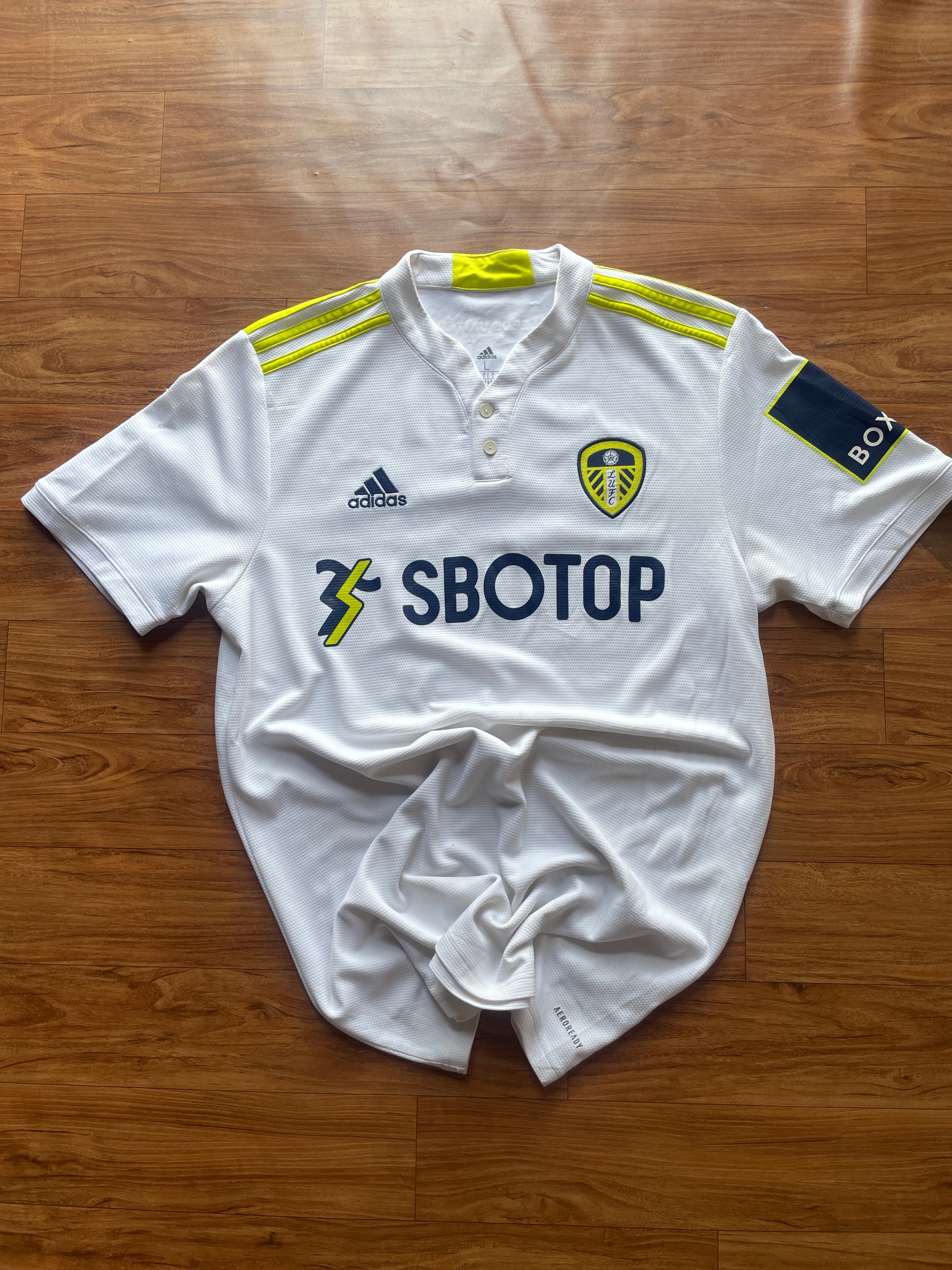 2021-2022 Leeds United home