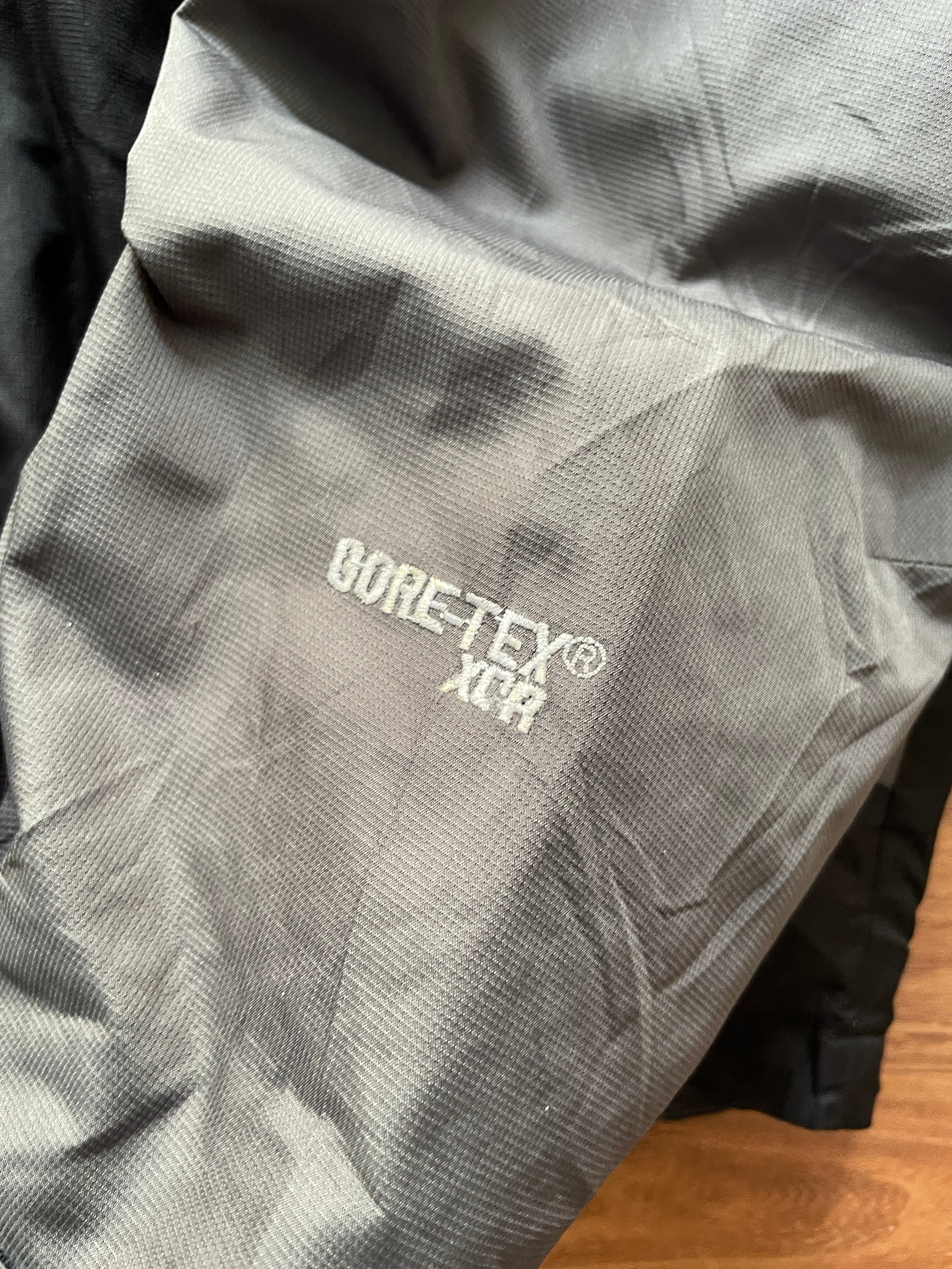 The north face (Summit series gore-tex xcr)