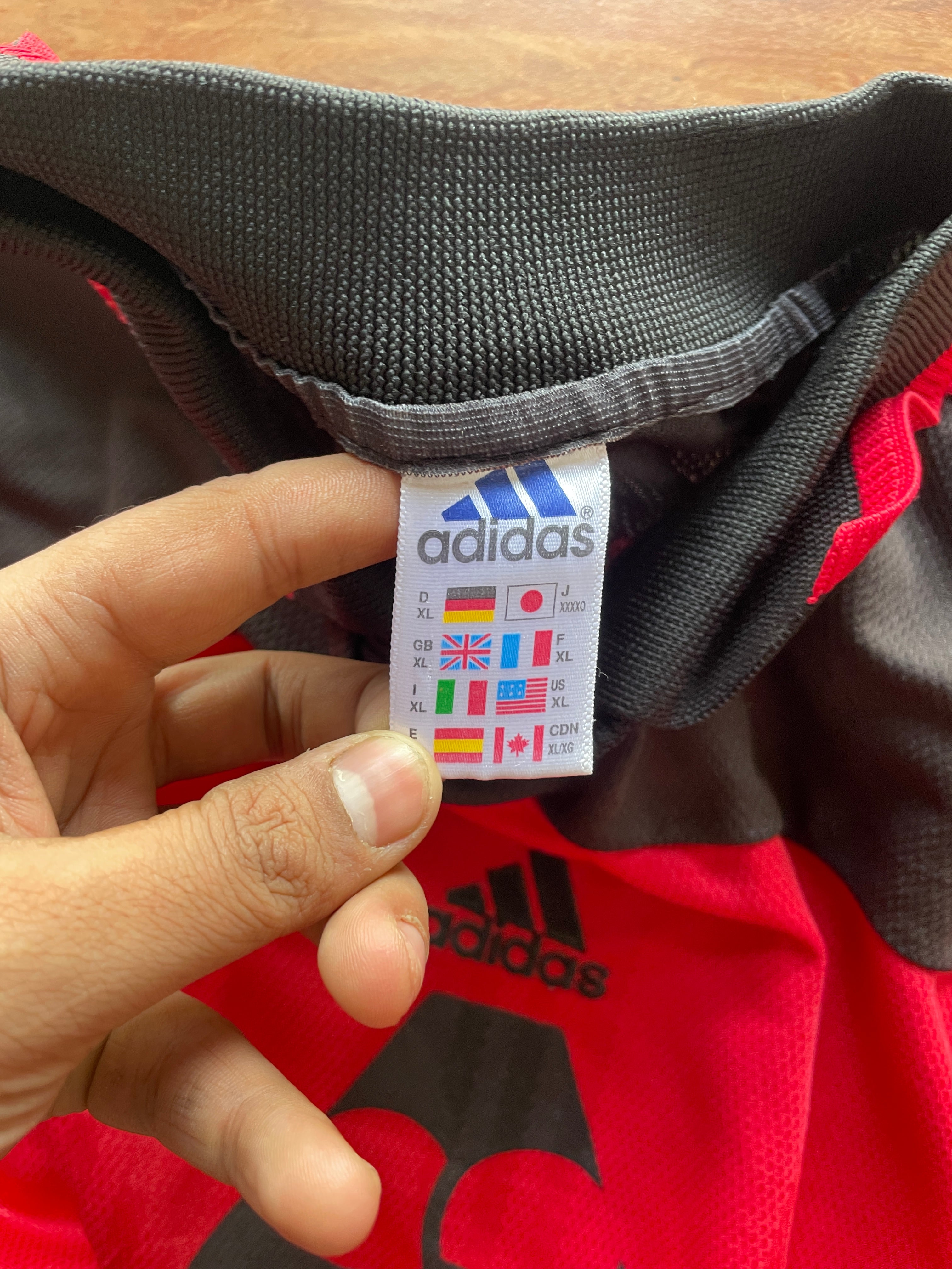 Vintage adidas tee