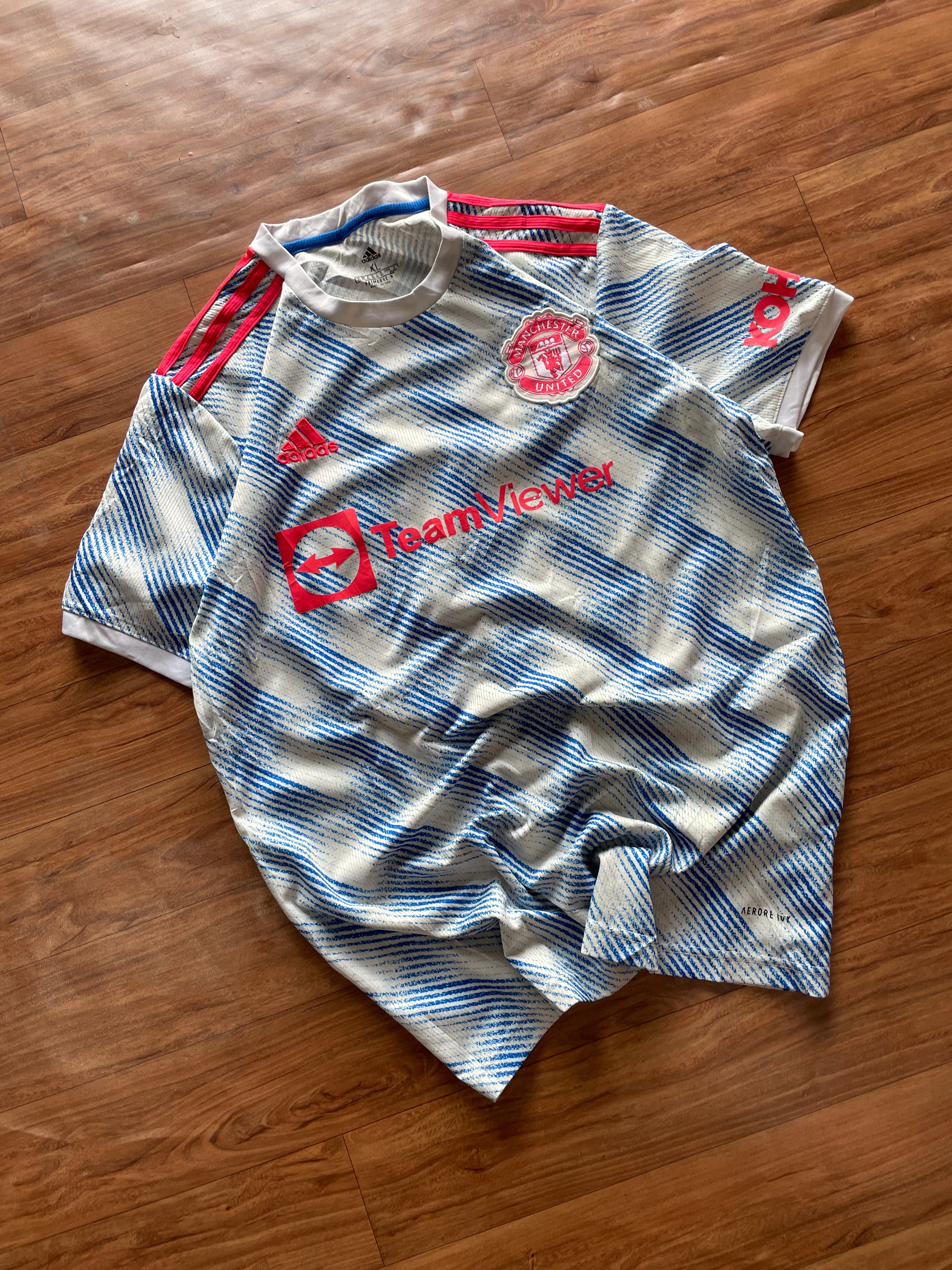 Manchester United 2021-22 away