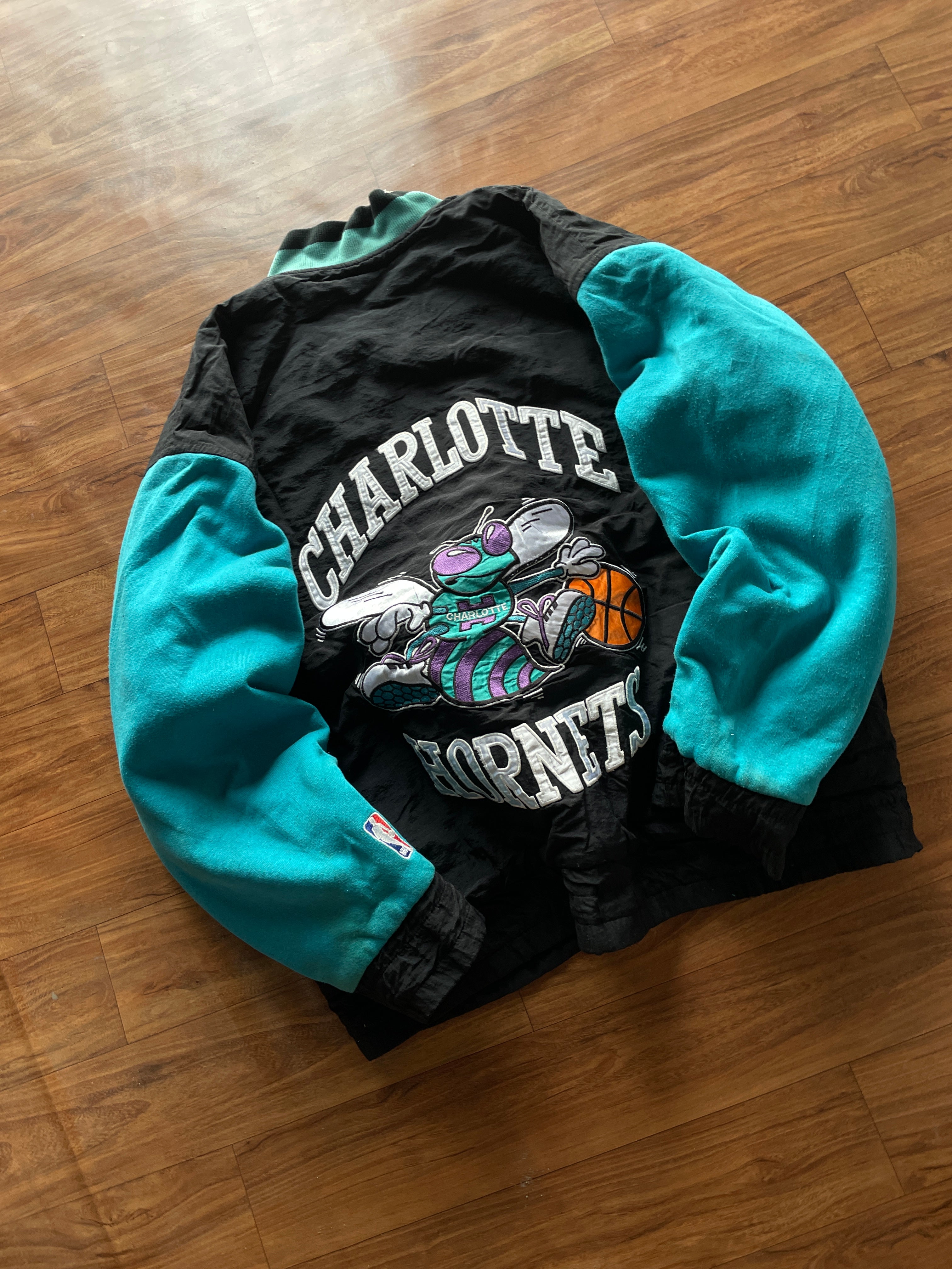 vintage 90s Charlotte Hornets NBA (reversible)