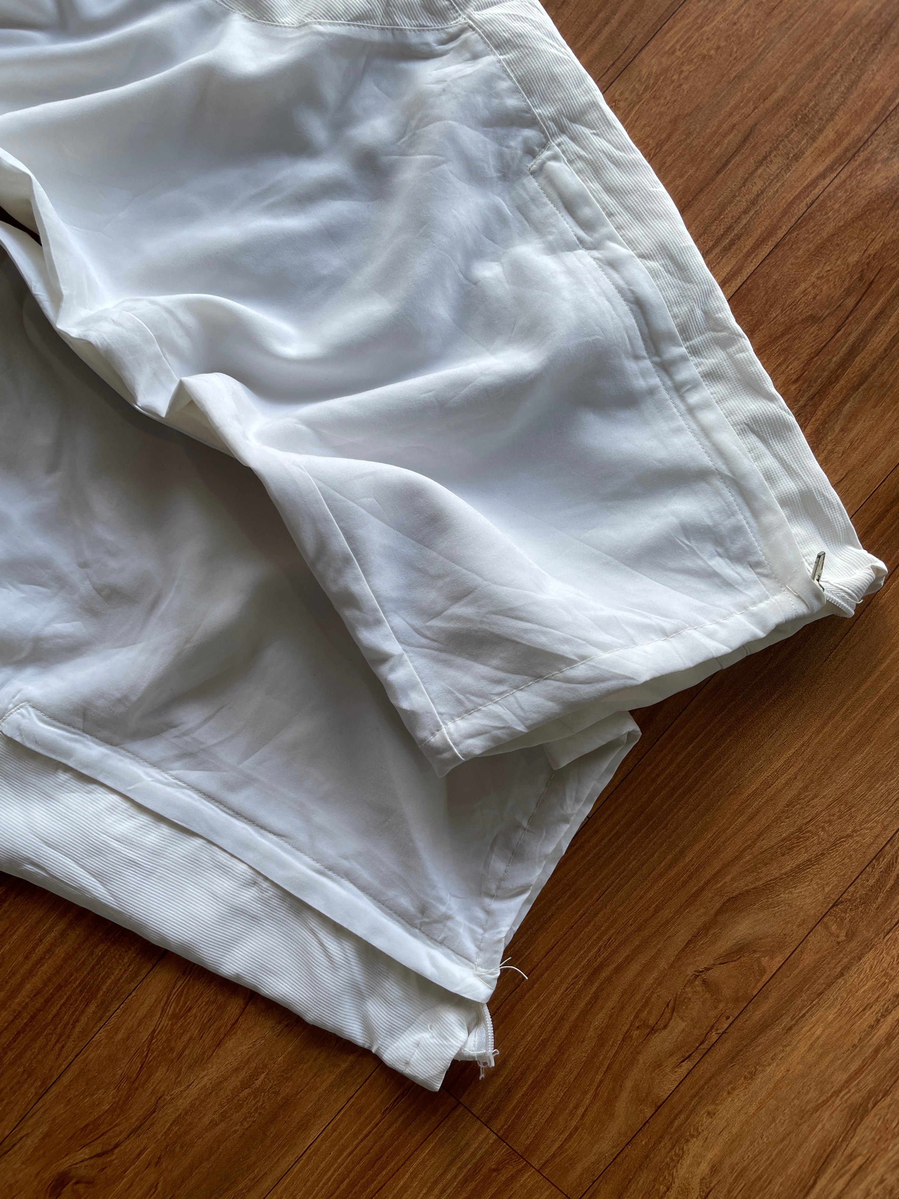 white 3 stripe(W32-34 L39)