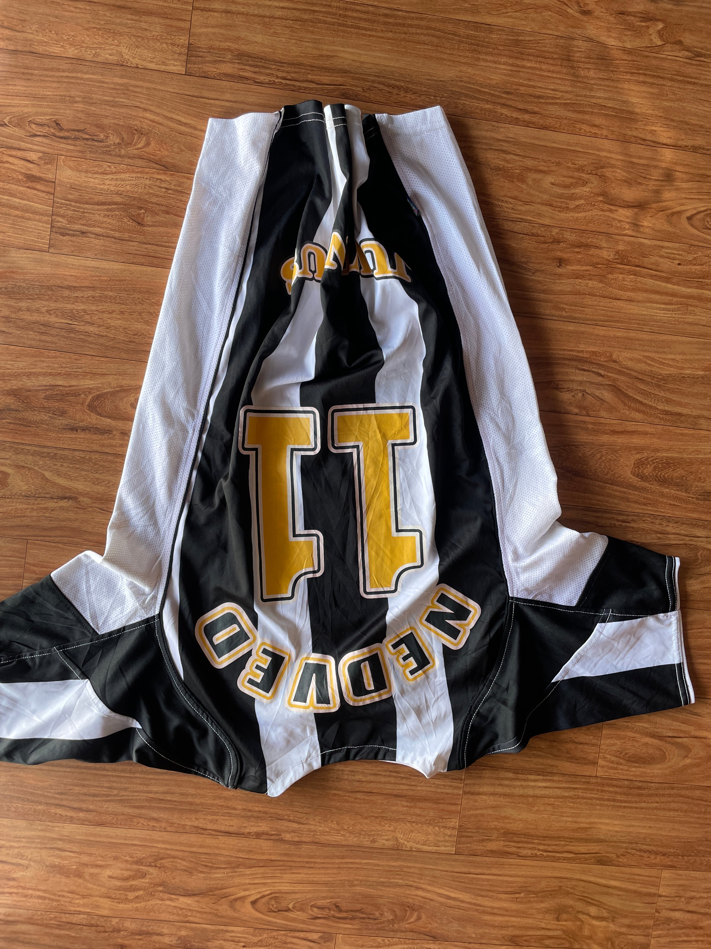 Juventus Jersey -L