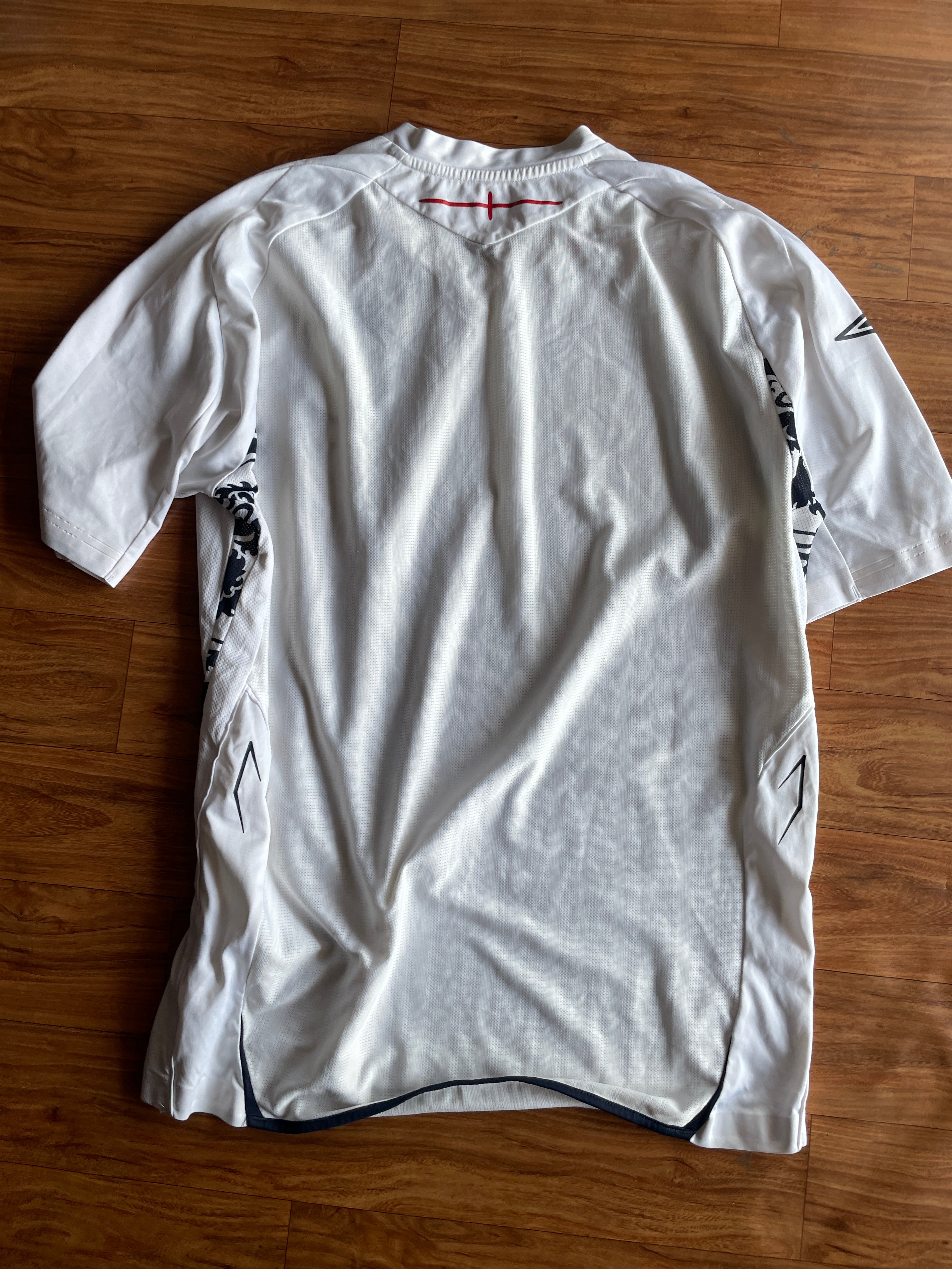 Vintage 2007/9 England jersey