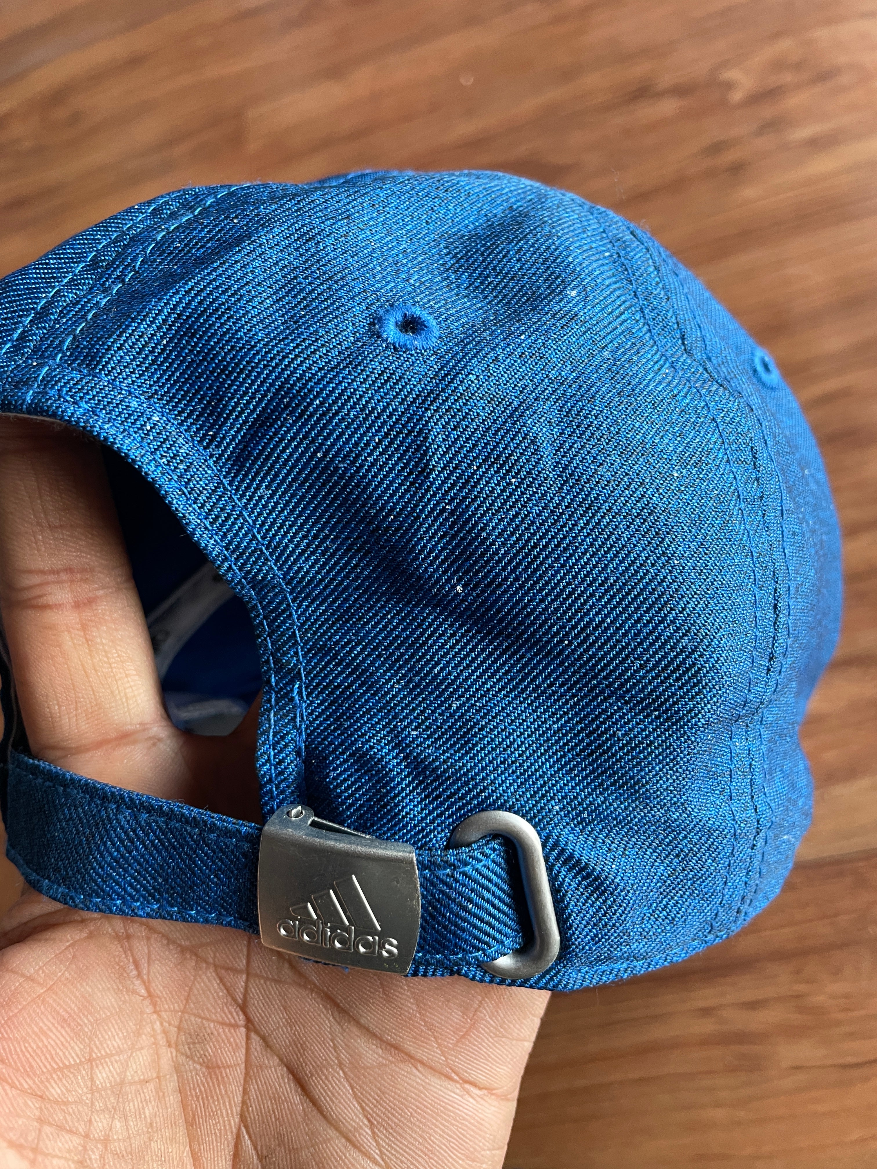 Caps