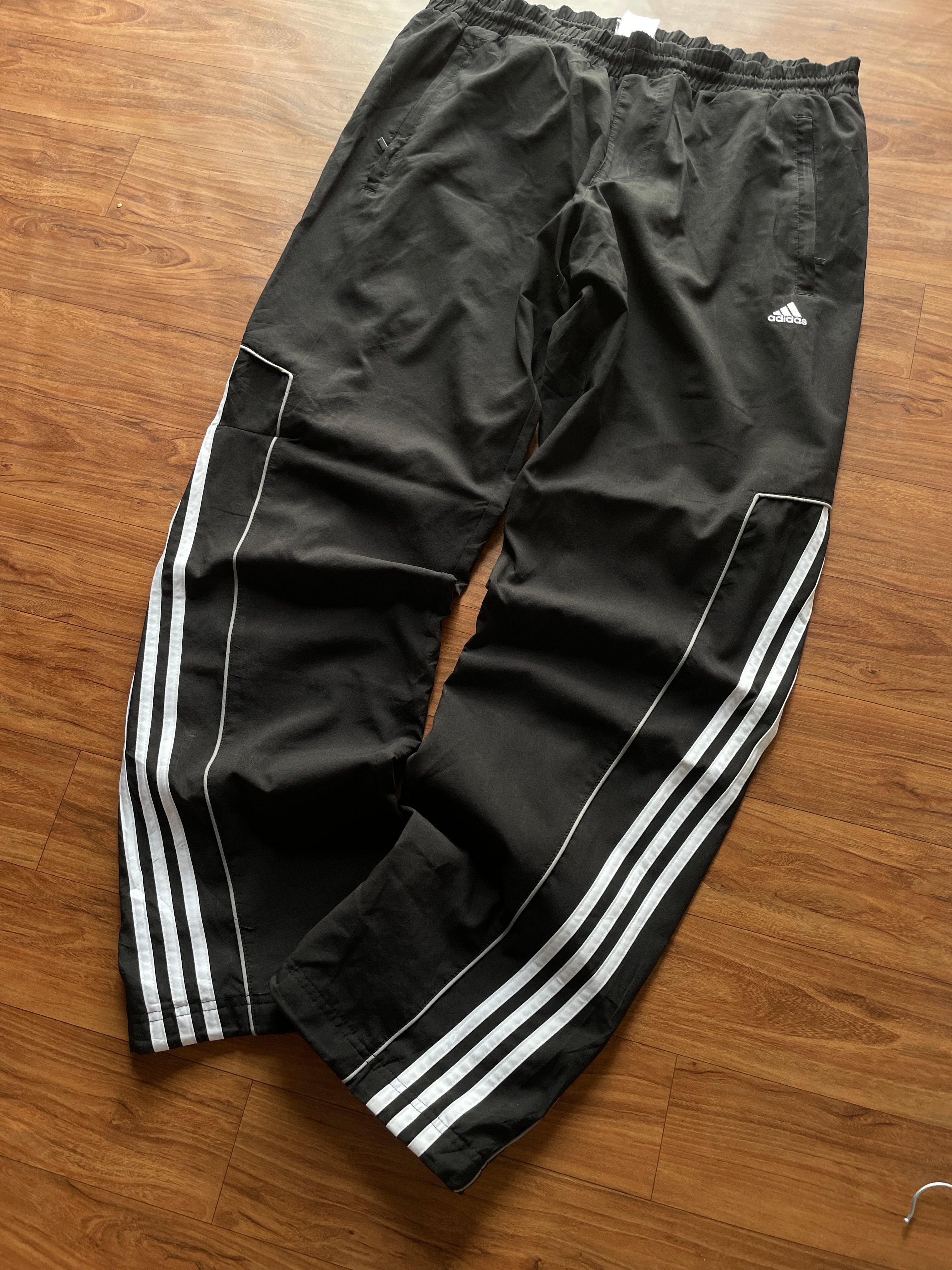 Adidas black