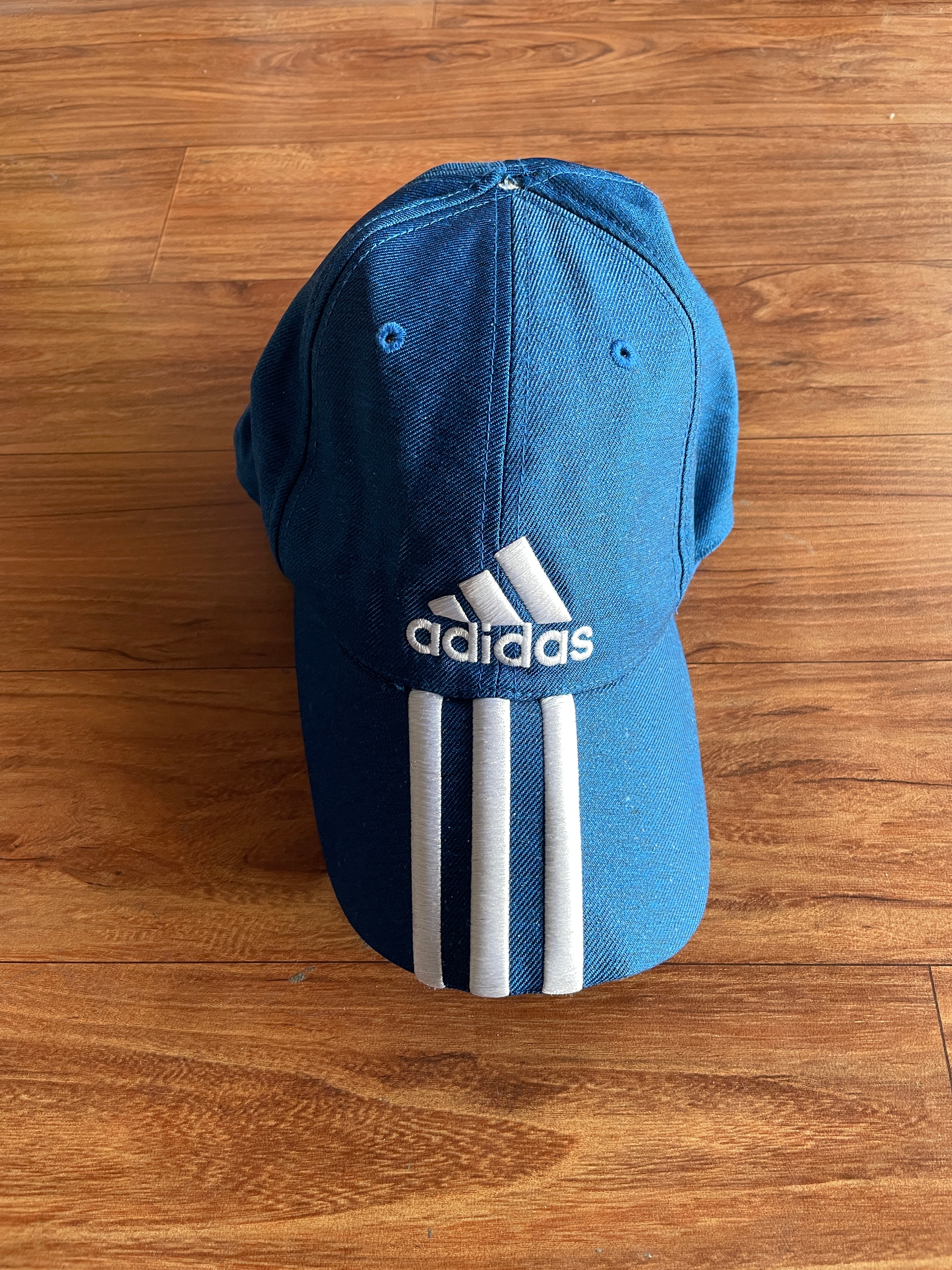 Caps