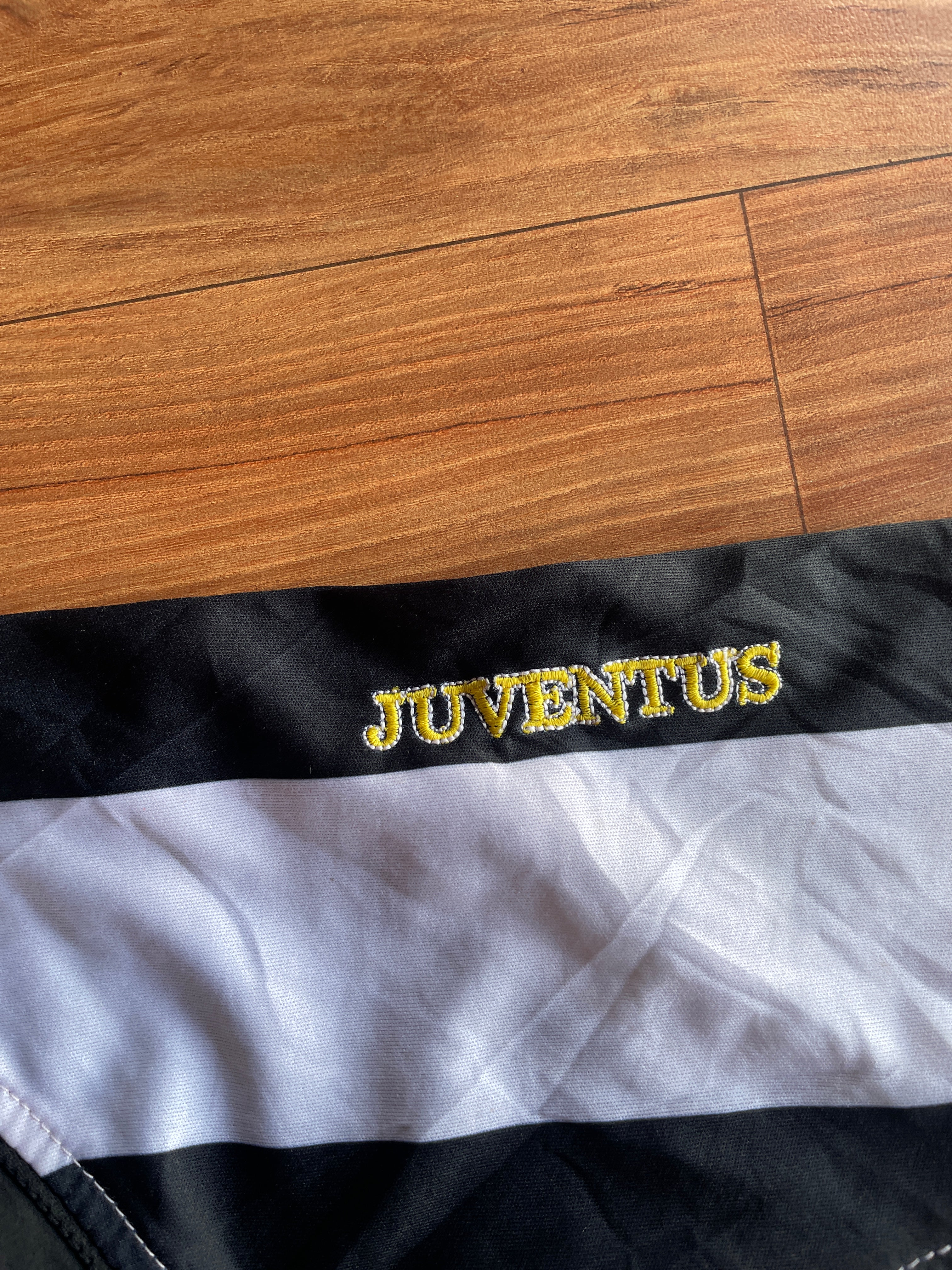 Juventus Jersey -L