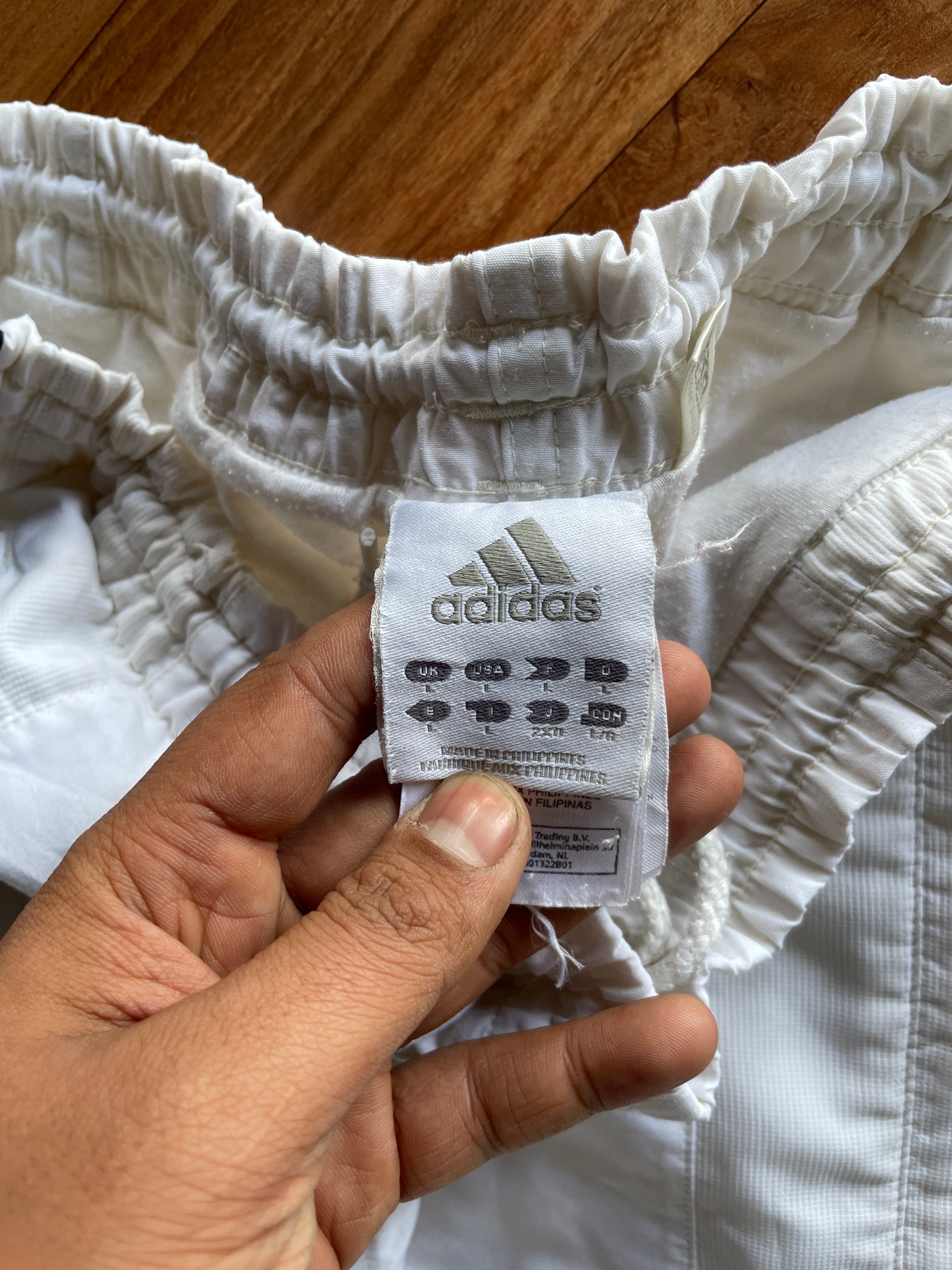 white 3 stripe(W32-34 L39)
