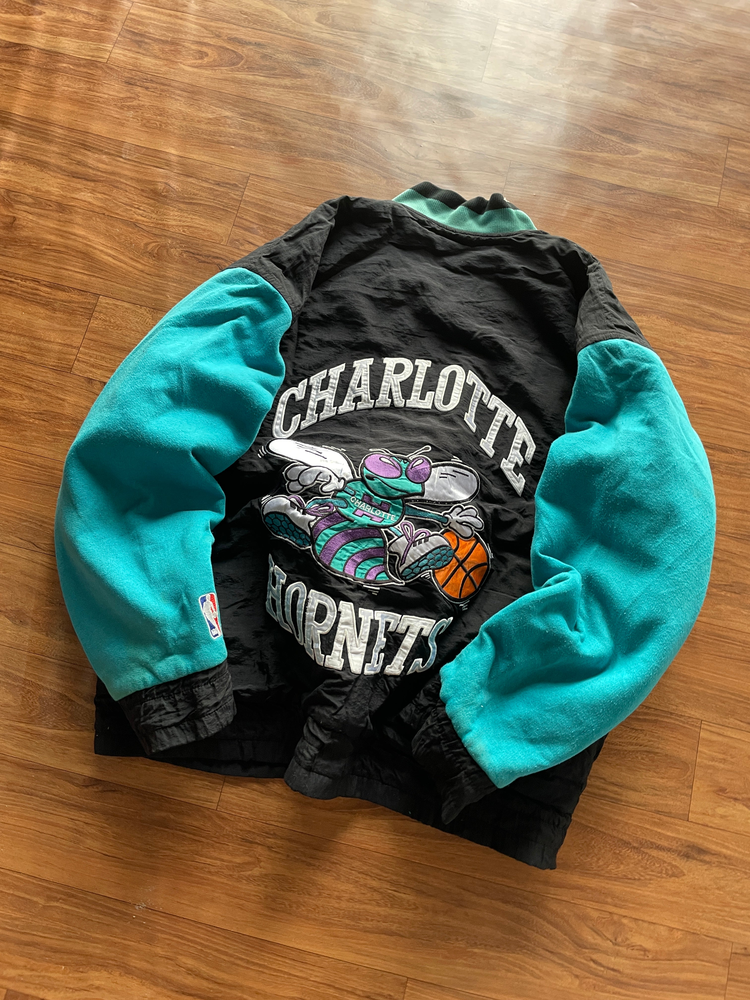vintage 90s Charlotte Hornets NBA (reversible)