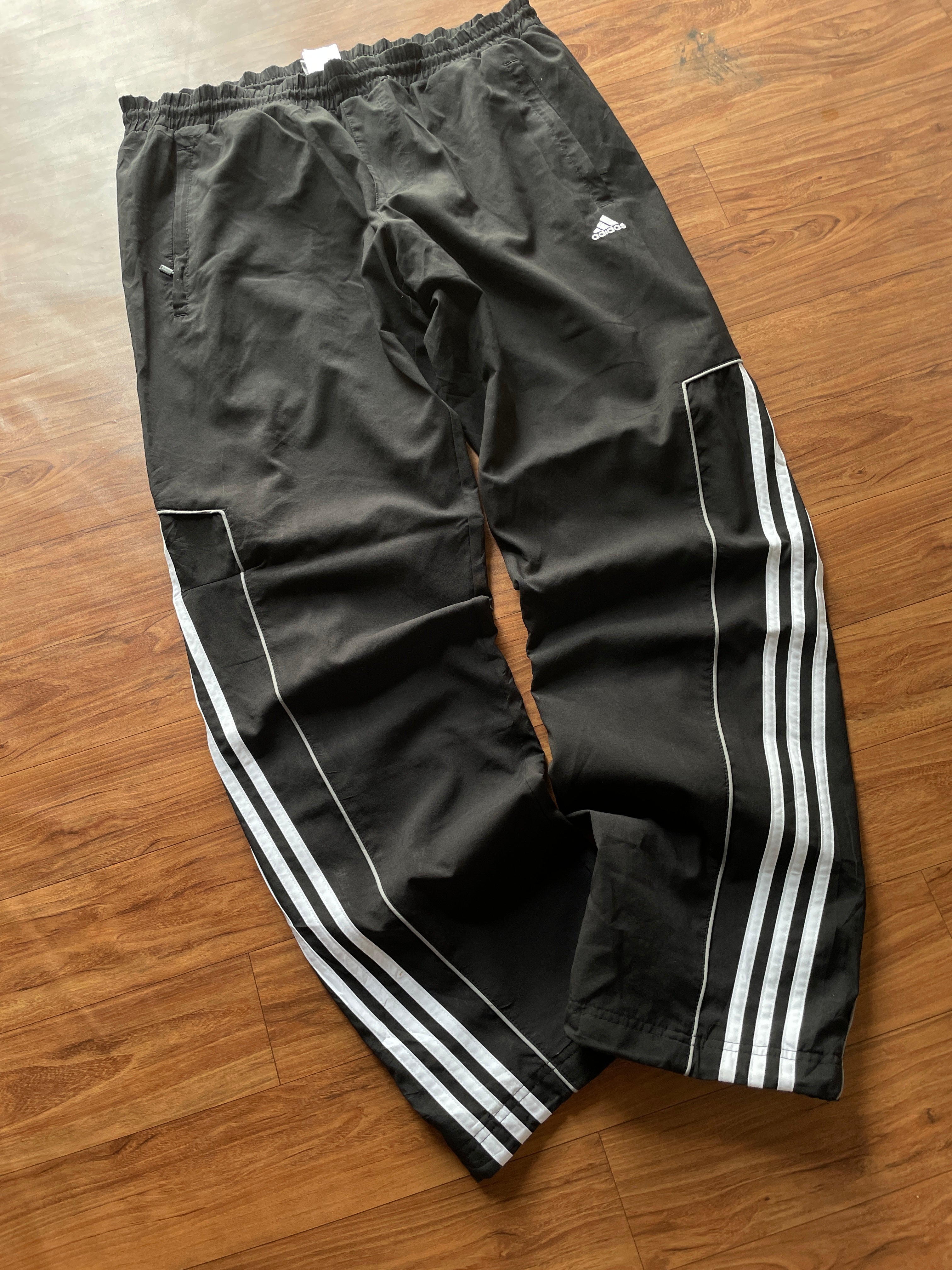 Adidas black