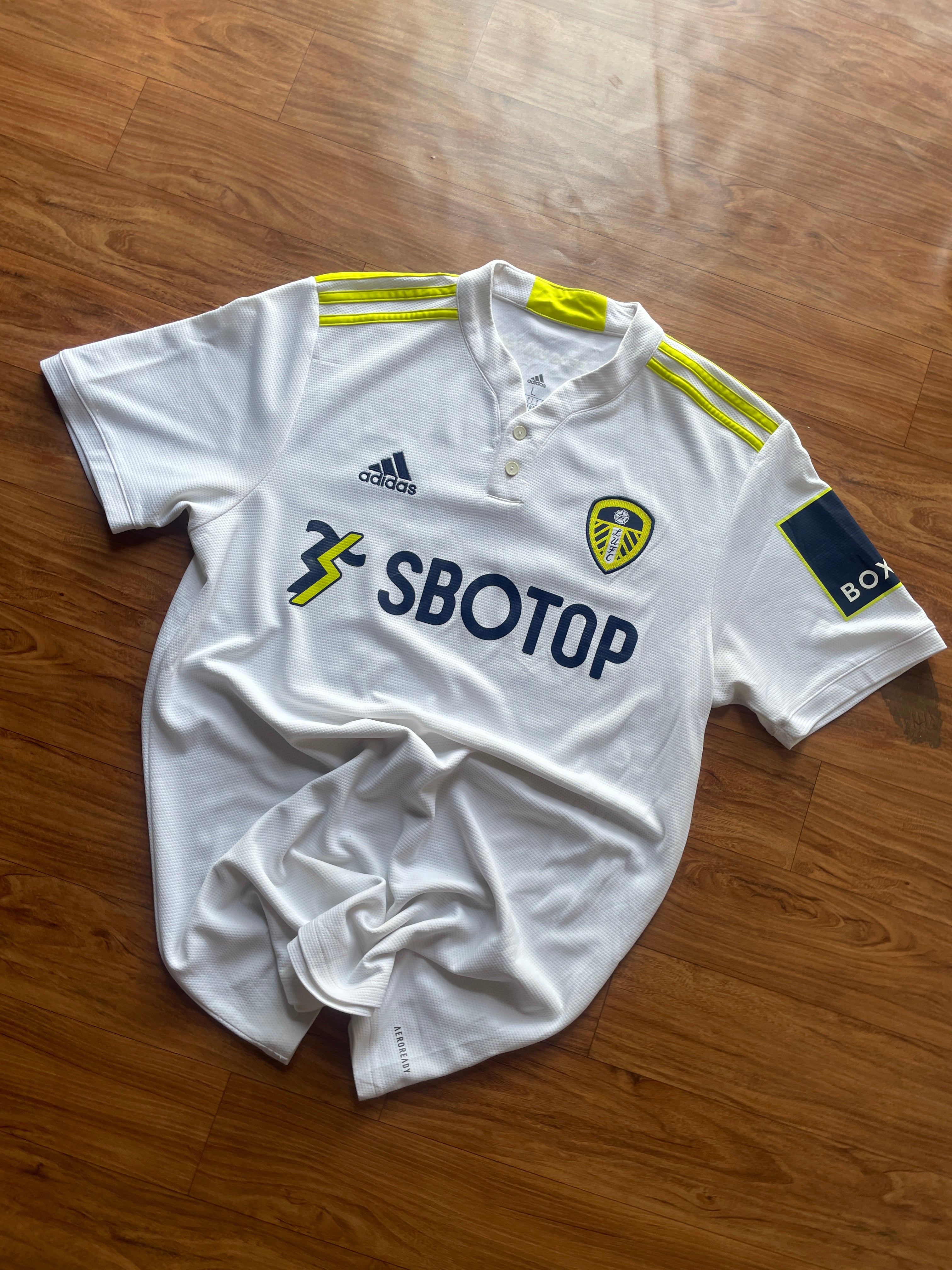 2021-2022 Leeds United home