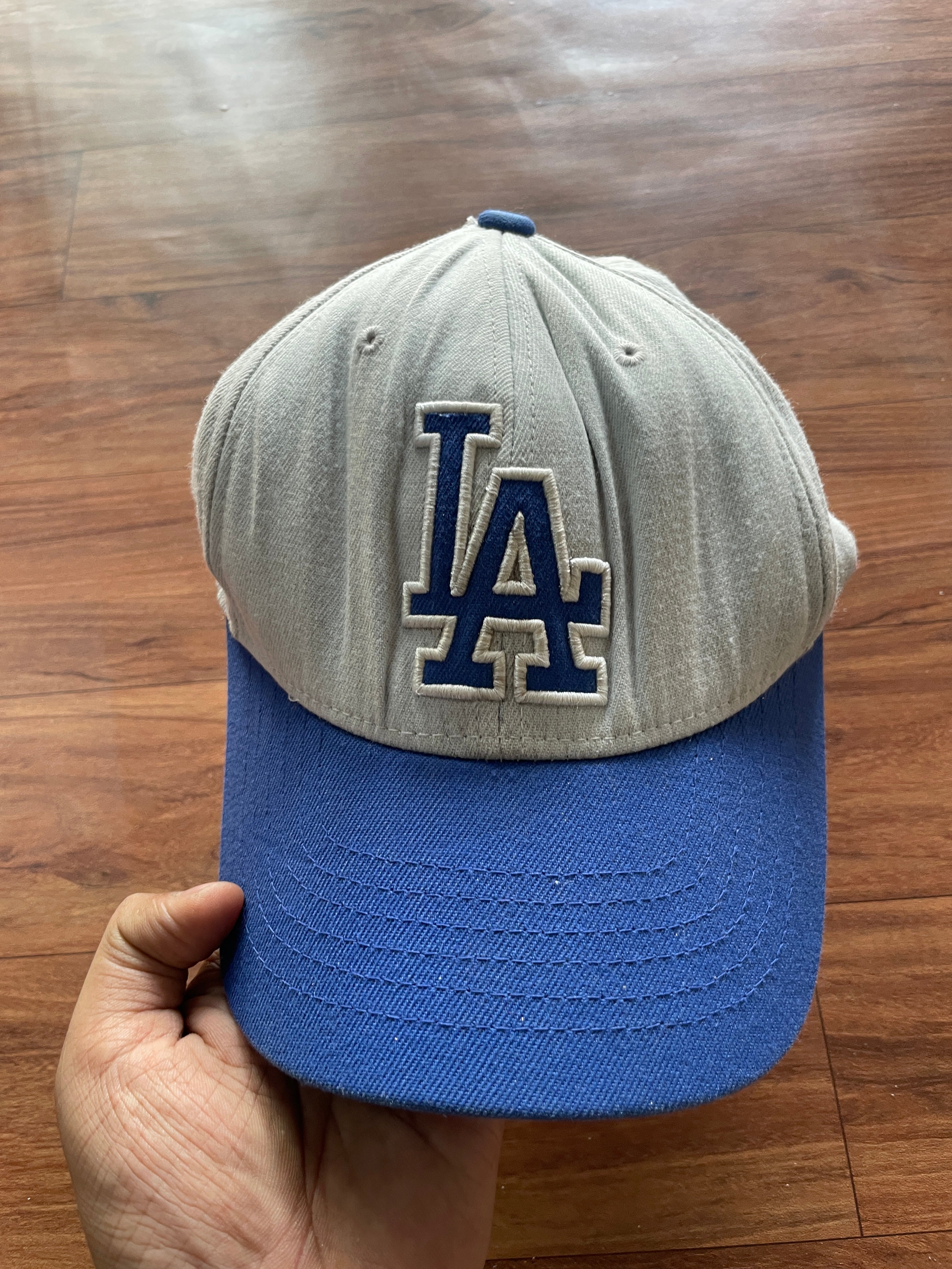 LA