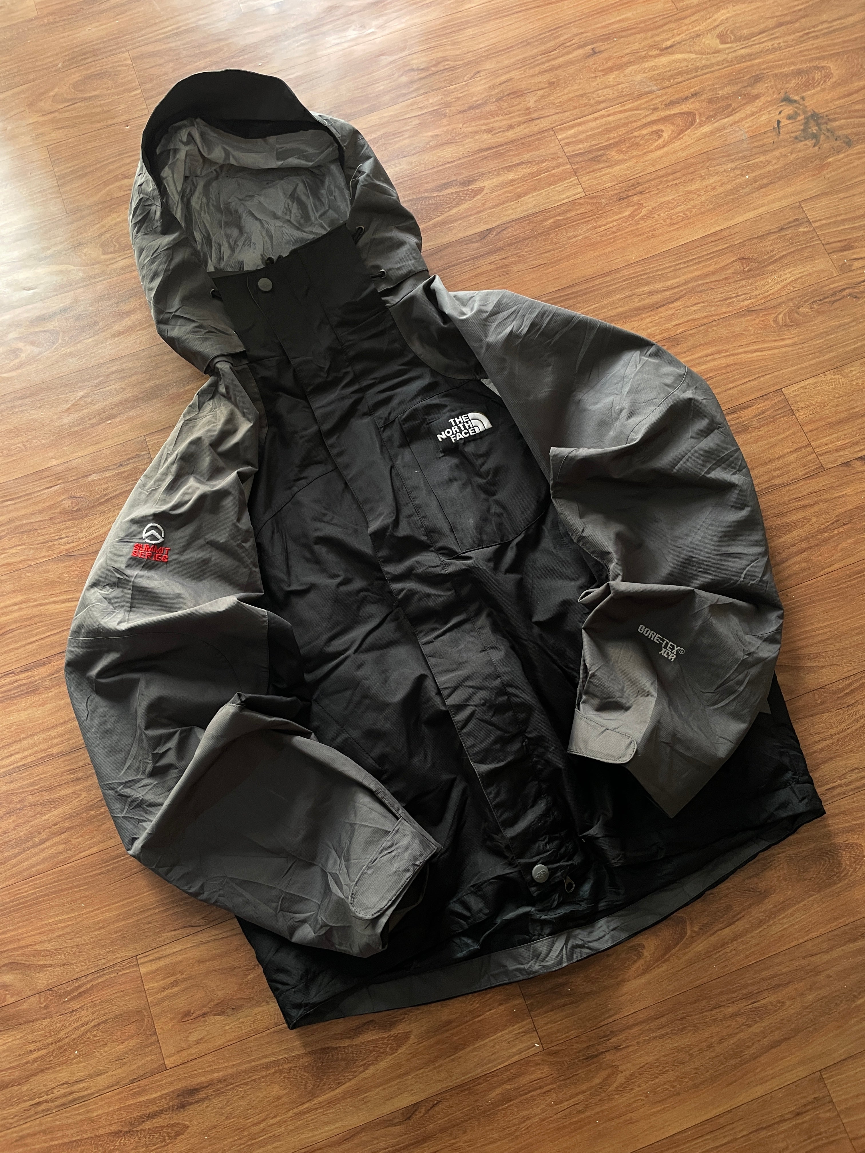 The north face (Summit series gore-tex xcr)
