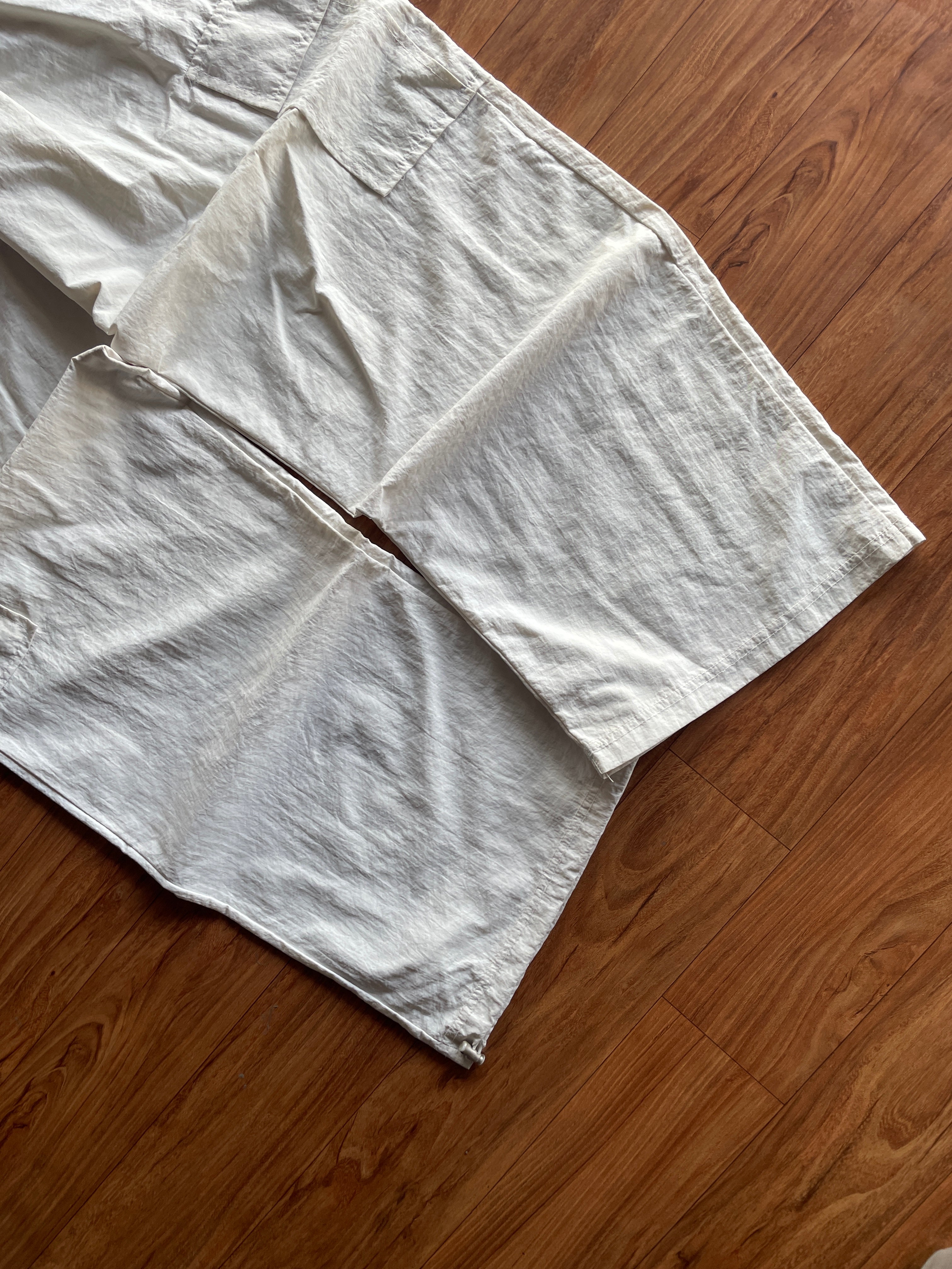 Beige parachute Track(W30-32 L40.5)