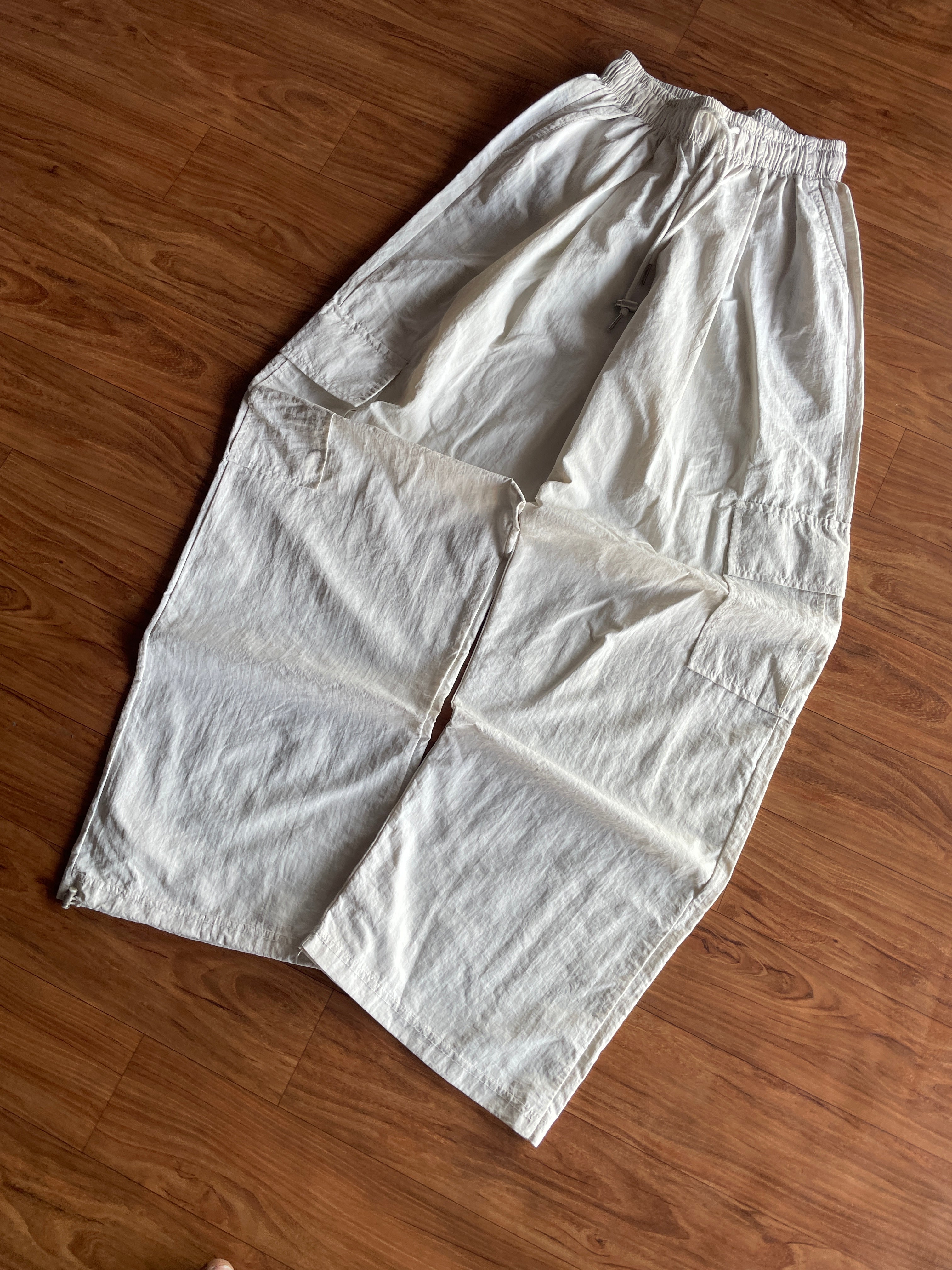 Beige parachute Track(W30-32 L40.5)