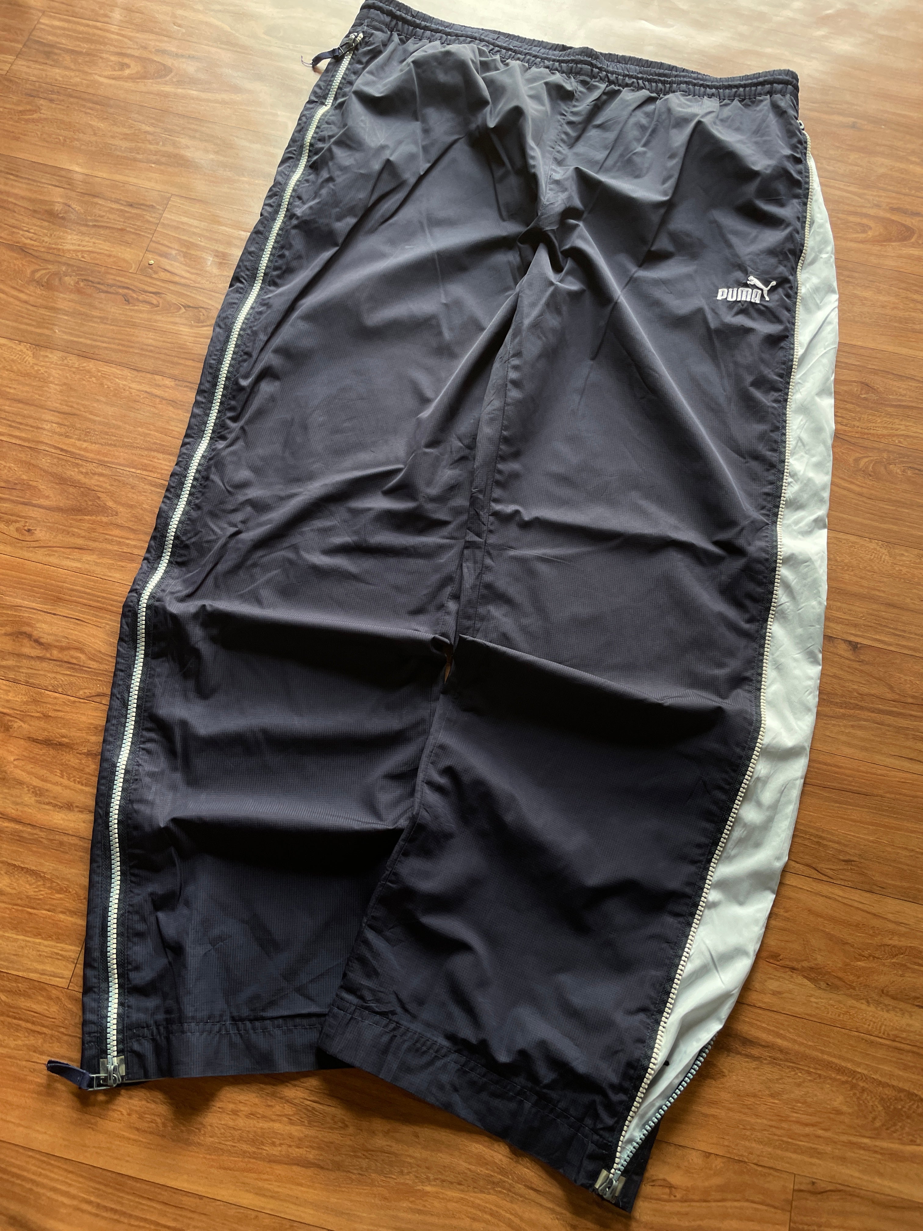 Puma (one side chain damage )