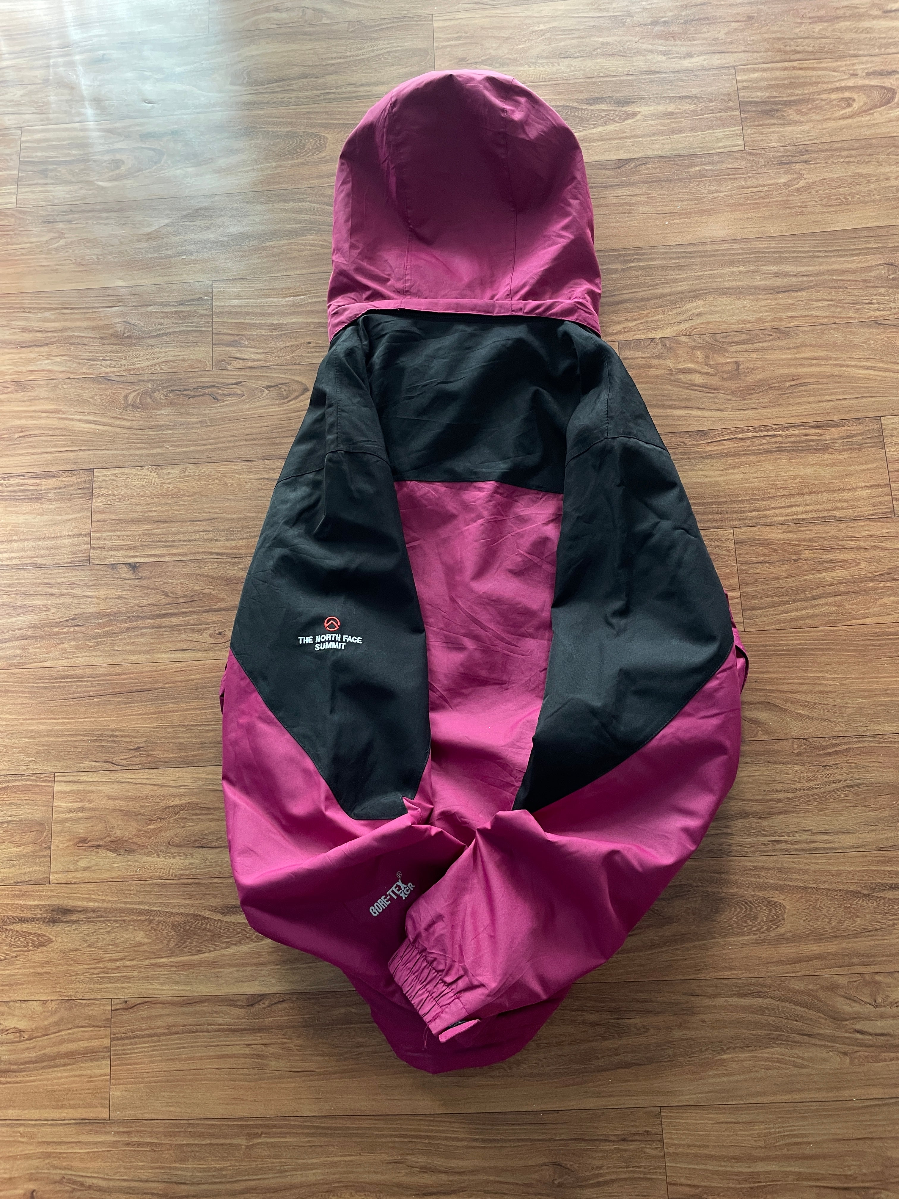 The north face (GORE-TEX XCR)