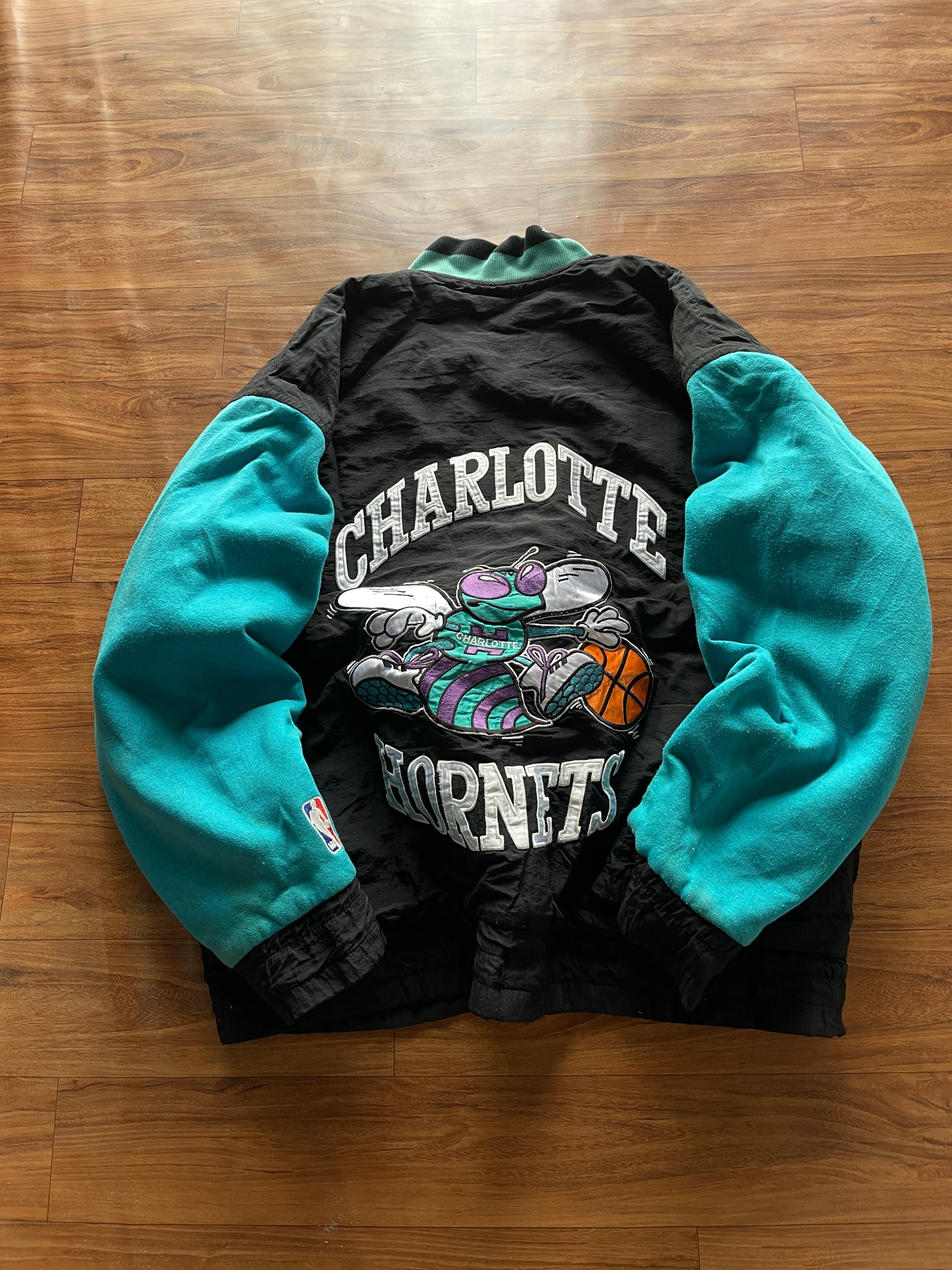vintage 90s Charlotte Hornets NBA (reversible)