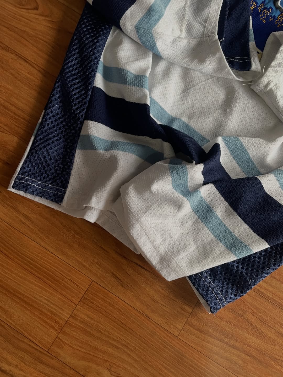 Ice hockey jersey