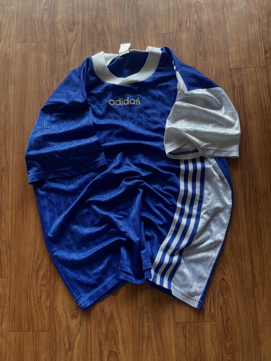 A*didas retro