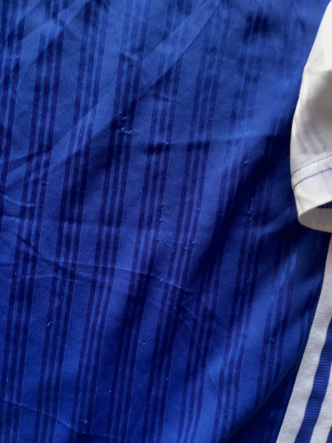 A*didas retro