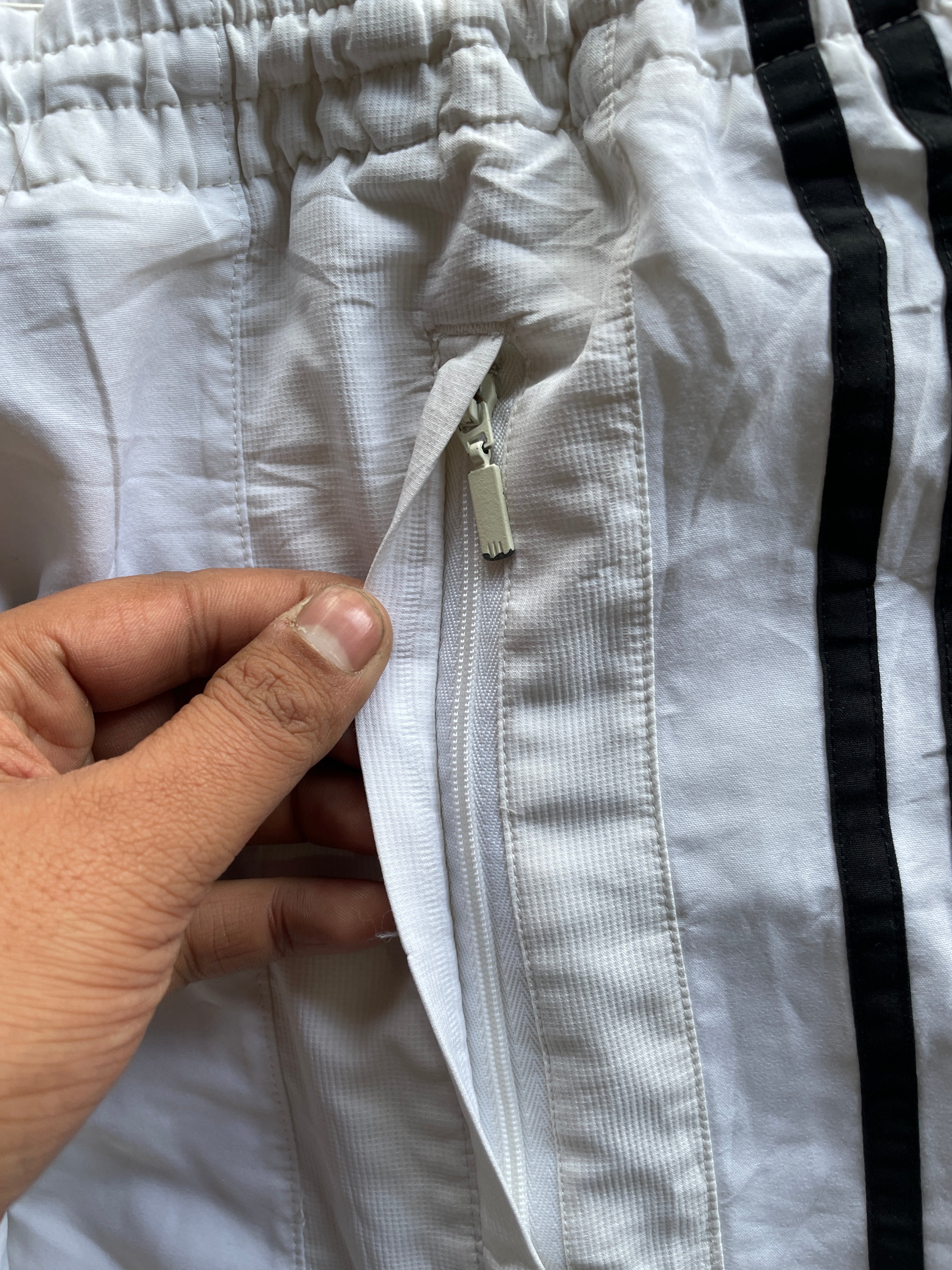 white 3 stripe(W32-34 L39)