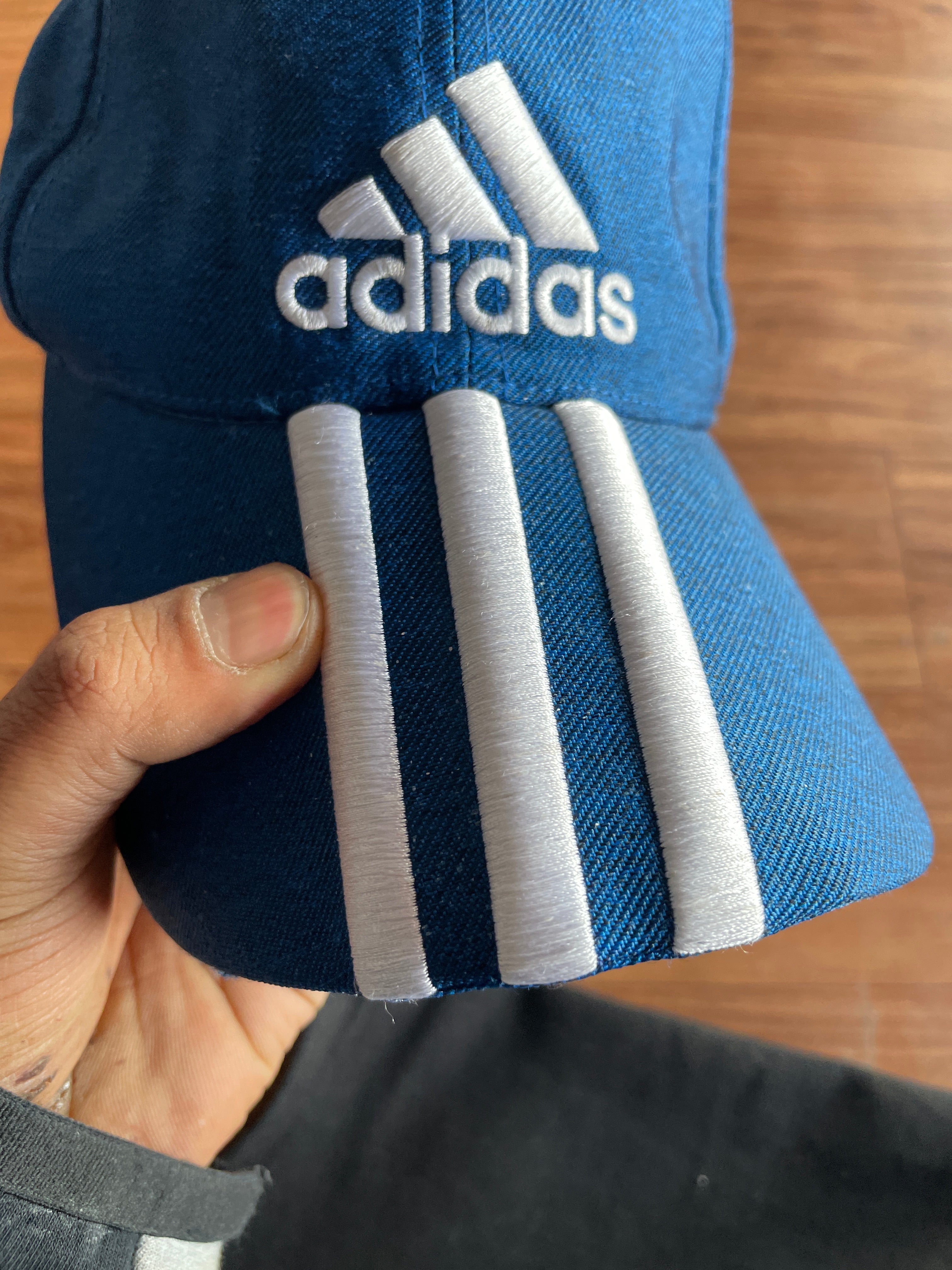 Caps