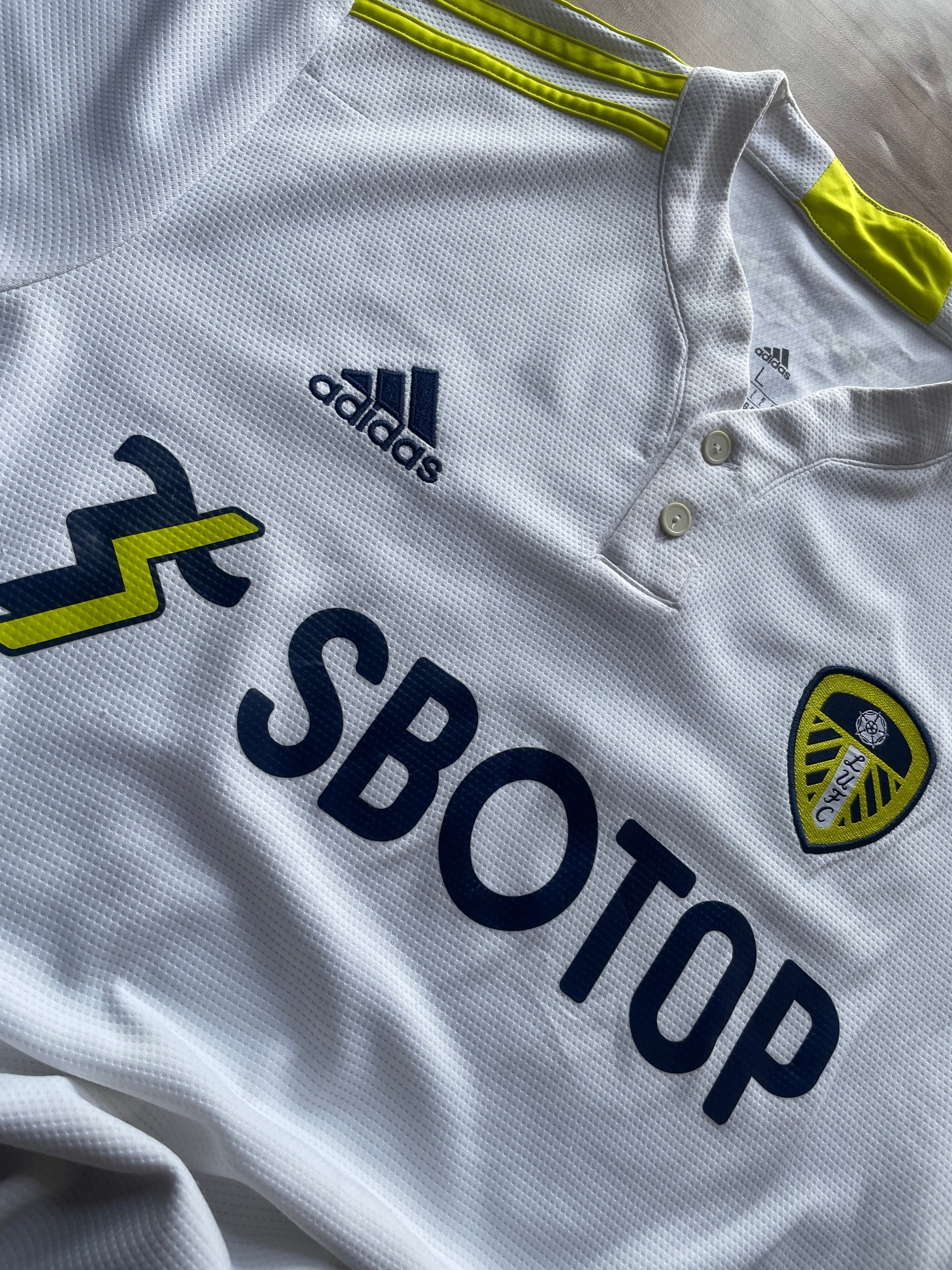 2021-2022 Leeds United home