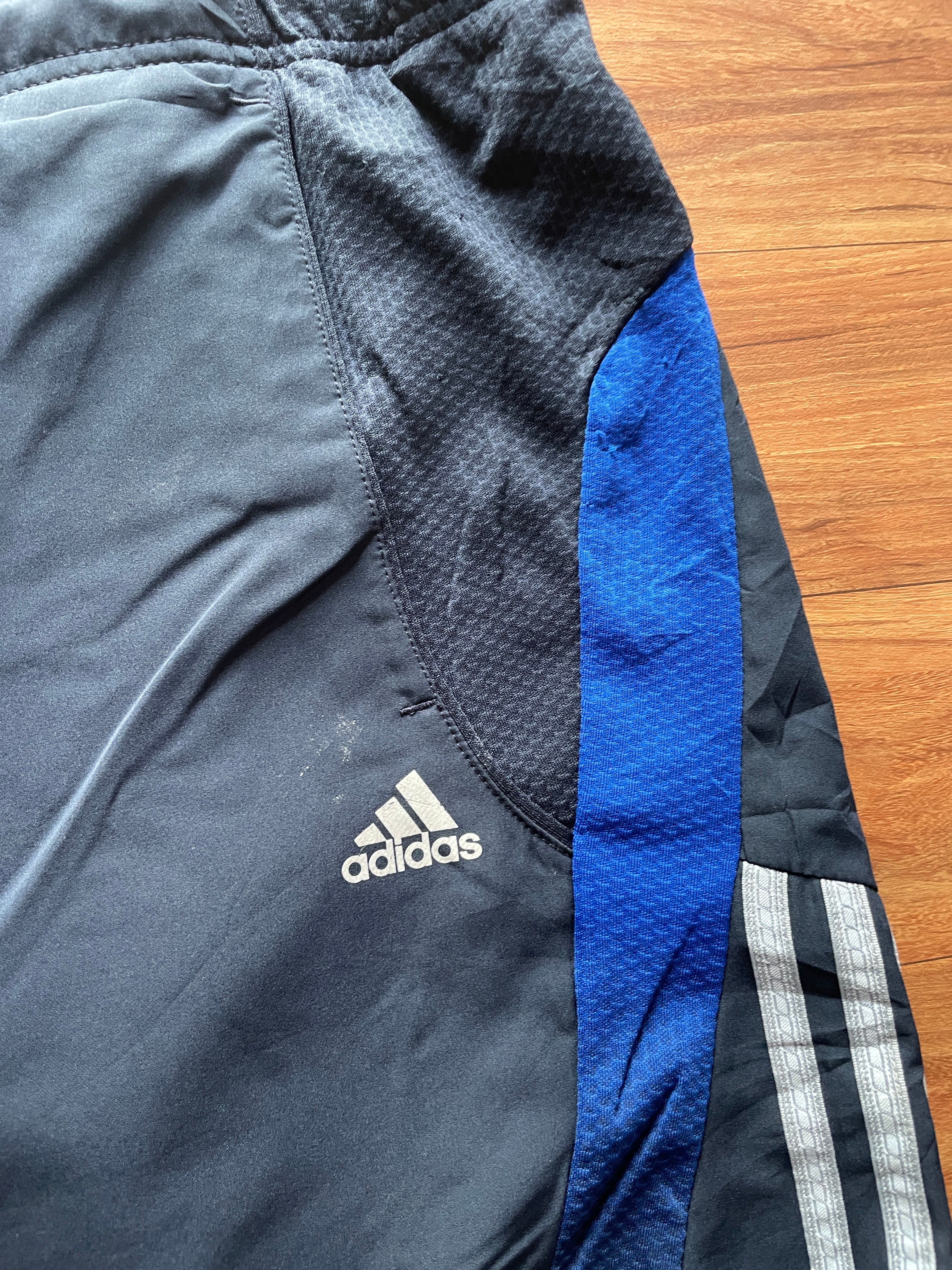 Adidas- M