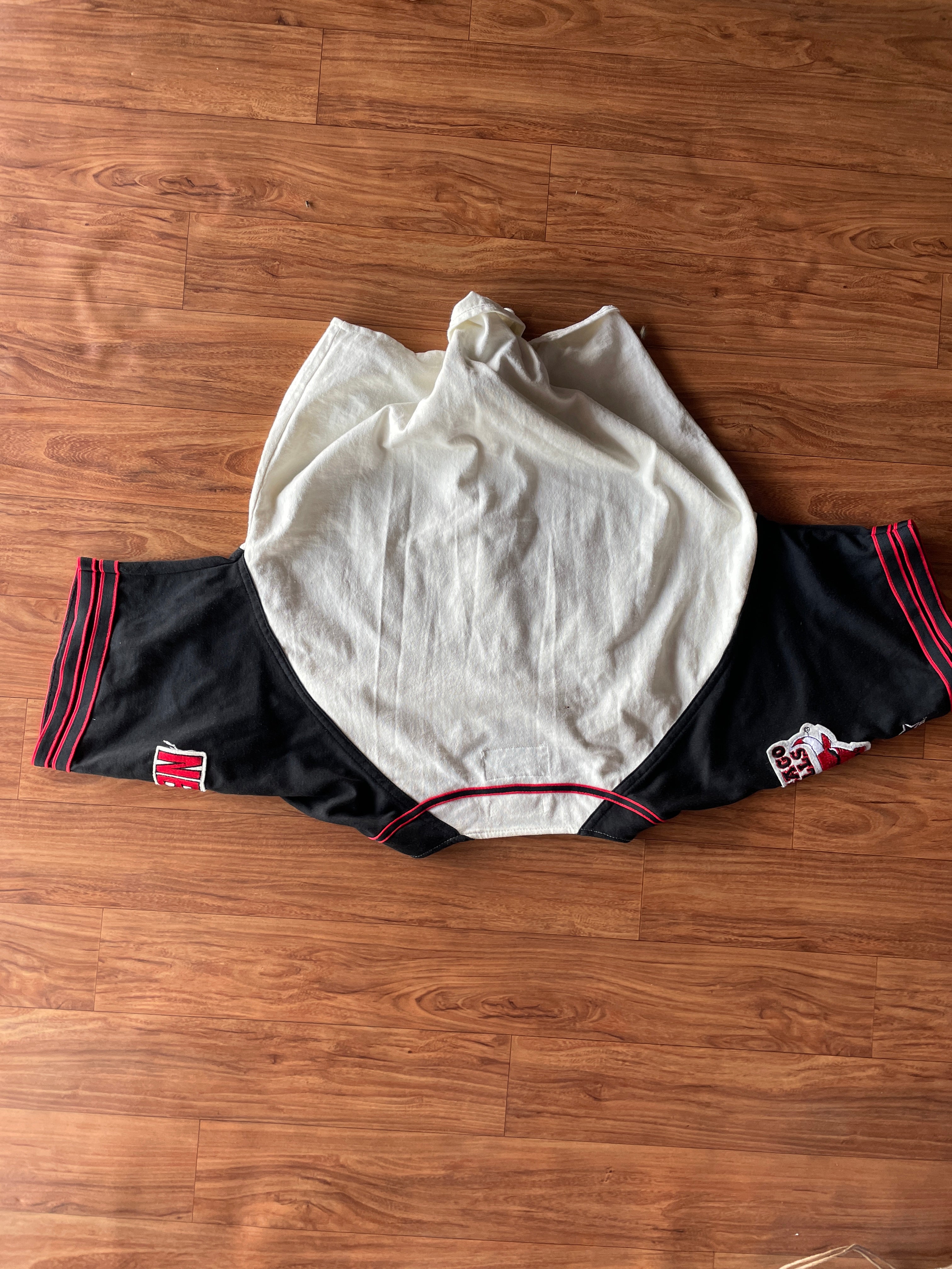 Chicago Bulls Jersey (VTG) - White Script Baseball Jersey by Starter - Men's MED