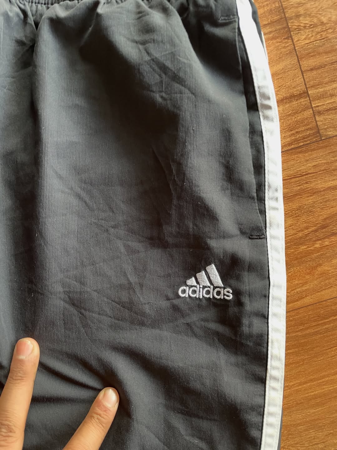 A*didas 3 stripe black
