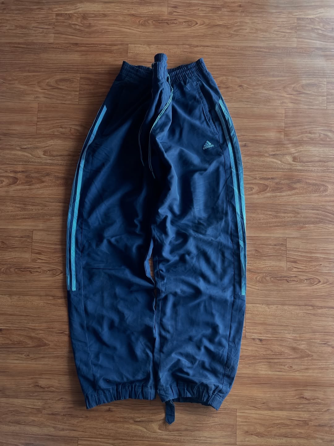 A*didas Blue stripe